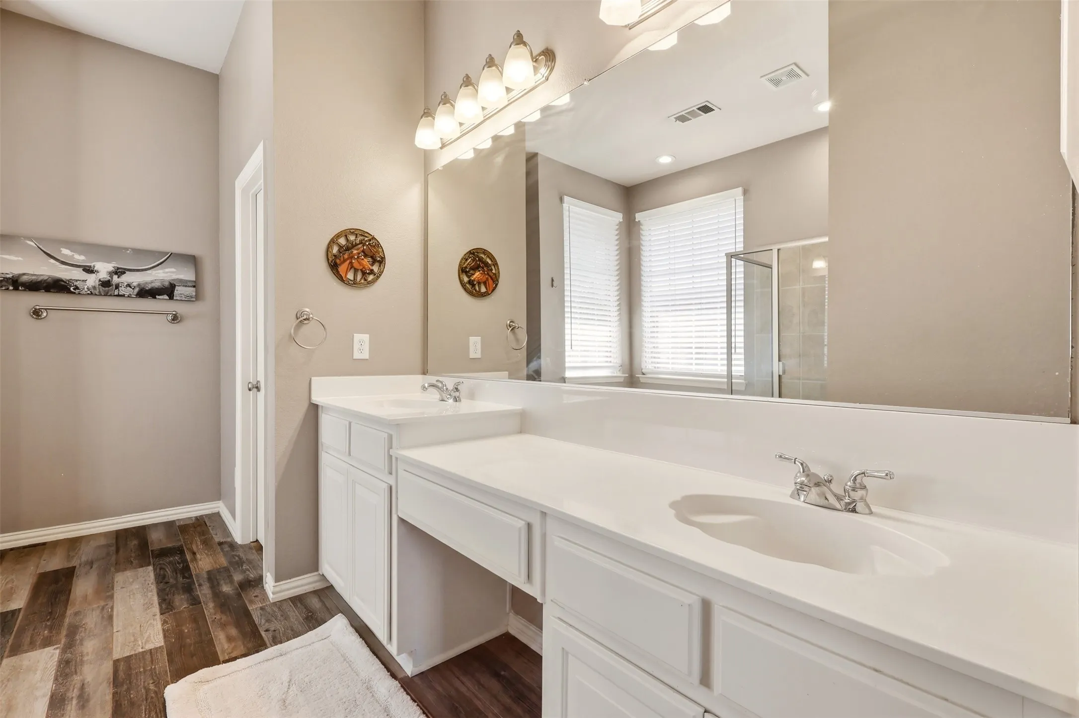 Single Family Residence For Sale in Denton County , 4508 Cassandra Drive, Flower Mound, Texas 75022, 5 Bedroom, 4 Bathroom, 2 Garage spaces, 3,281 Sqft, built in 2003, mls#21373151, Real Estate Agent in Flower Mound, Homes For Sale in Denton county, Homes For Sale in Flower Mound, Realtor in Flower Mound Texas, Real Estate Brokerage Independent Realty Texas, Luminita Cordes Realtor