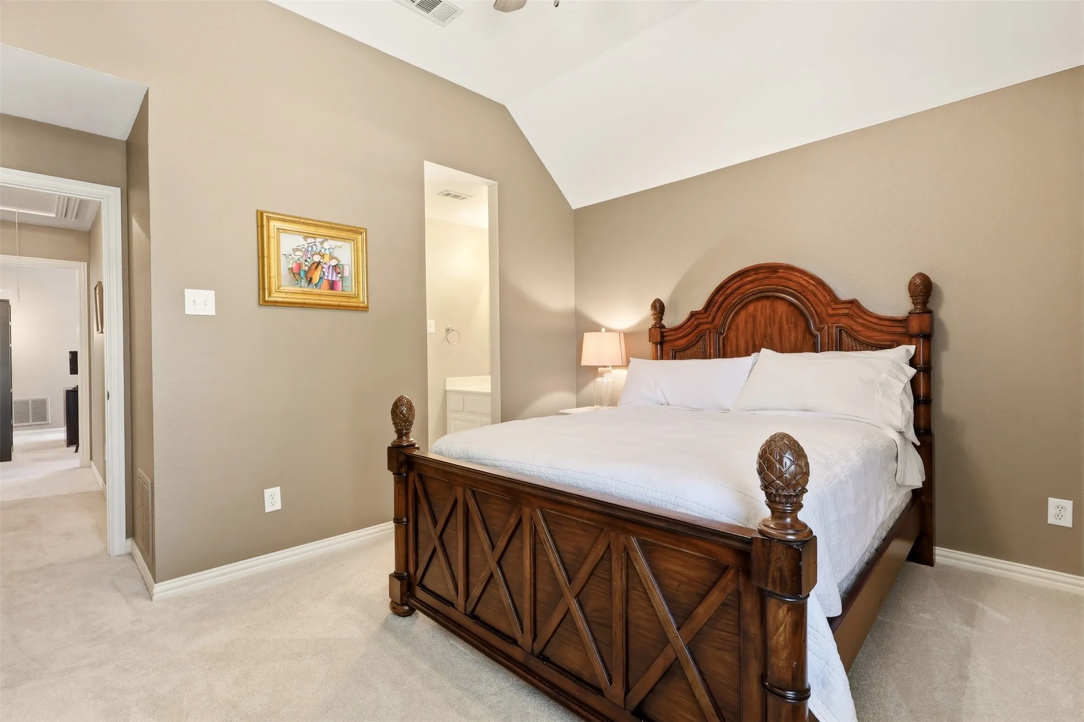 Single Family Residence For Sale in Denton County , 4508 Cassandra Drive, Flower Mound, Texas 75022, 5 Bedroom, 4 Bathroom, 2 Garage spaces, 3,281 Sqft, built in 2003, mls#21373151, Real Estate Agent in Flower Mound, Homes For Sale in Denton county, Homes For Sale in Flower Mound, Realtor in Flower Mound Texas, Real Estate Brokerage Independent Realty Texas, Luminita Cordes Realtor