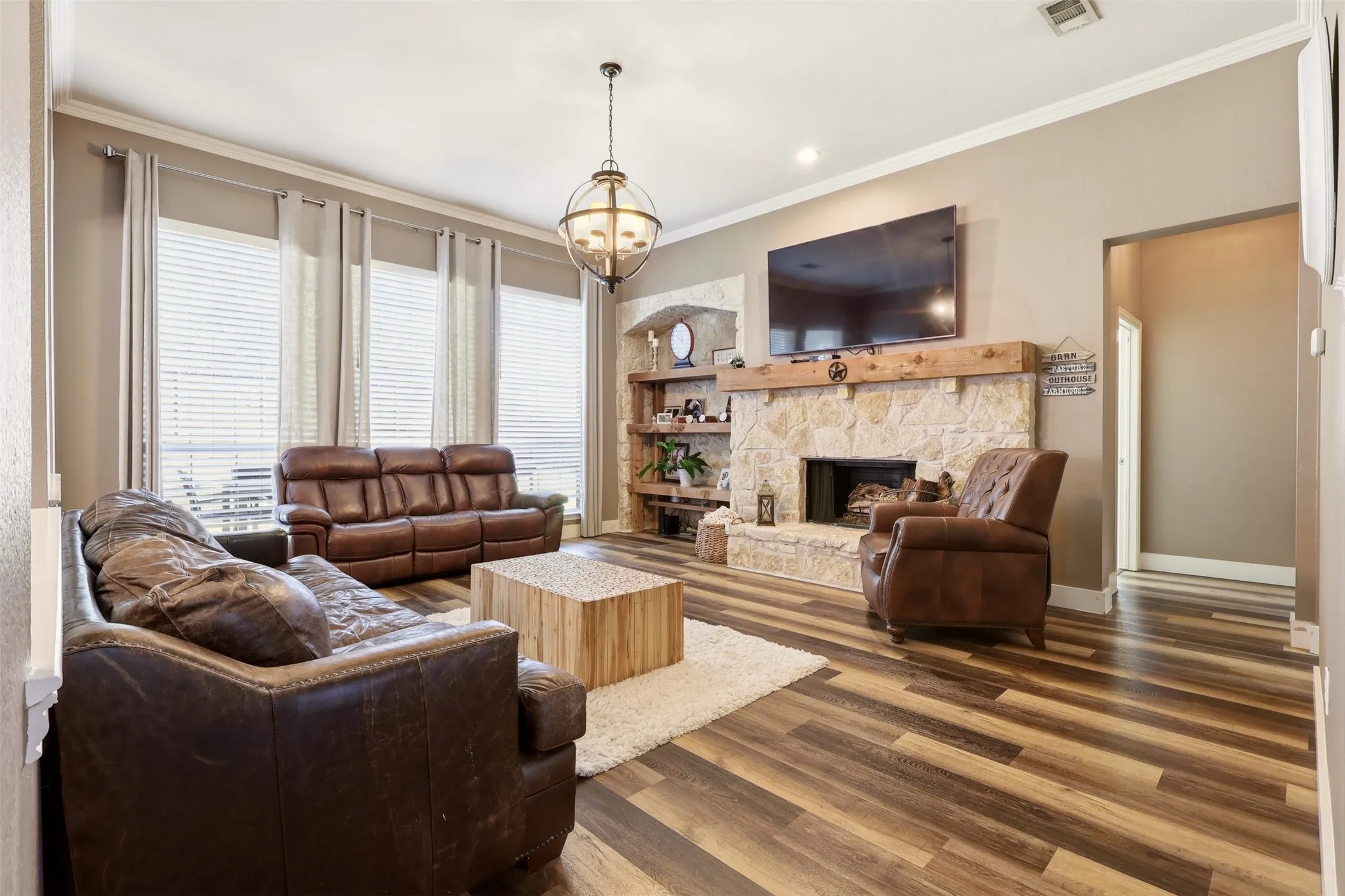 Single Family Residence For Sale in Denton County , 4508 Cassandra Drive, Flower Mound, Texas 75022, 5 Bedroom, 4 Bathroom, 2 Garage spaces, 3,281 Sqft, built in 2003, mls#21373151, Real Estate Agent in Flower Mound, Homes For Sale in Denton county, Homes For Sale in Flower Mound, Realtor in Flower Mound Texas, Real Estate Brokerage Independent Realty Texas, Luminita Cordes Realtor