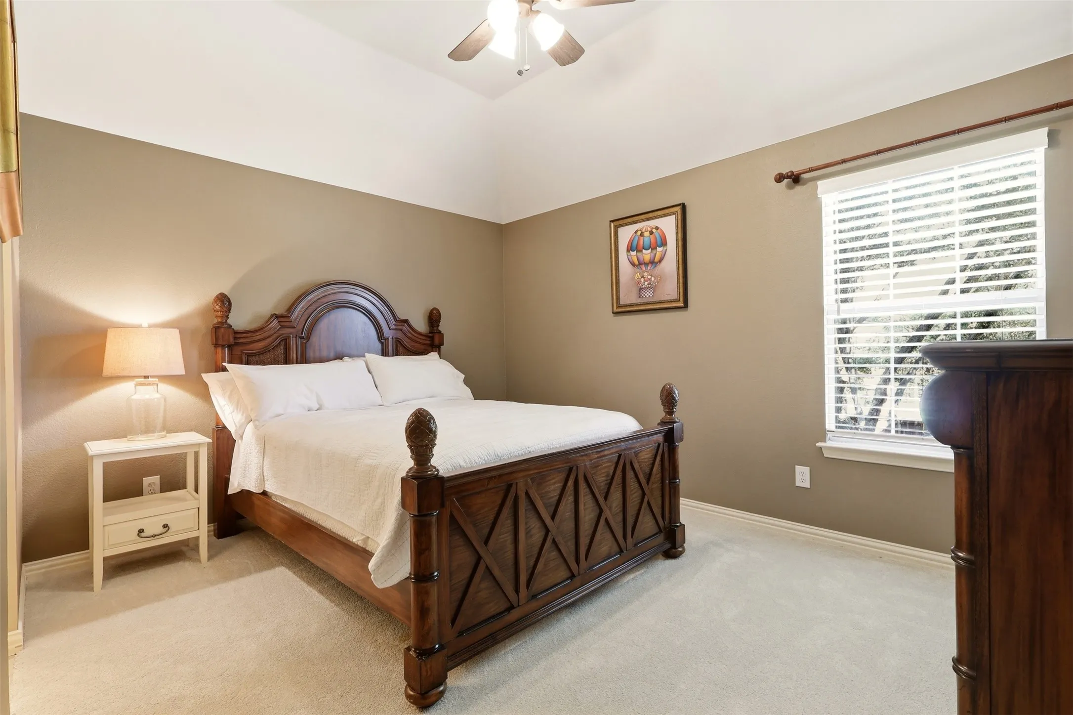 Single Family Residence For Sale in Denton County , 4508 Cassandra Drive, Flower Mound, Texas 75022, 5 Bedroom, 4 Bathroom, 2 Garage spaces, 3,281 Sqft, built in 2003, mls#21373151, Real Estate Agent in Flower Mound, Homes For Sale in Denton county, Homes For Sale in Flower Mound, Realtor in Flower Mound Texas, Real Estate Brokerage Independent Realty Texas, Luminita Cordes Realtor