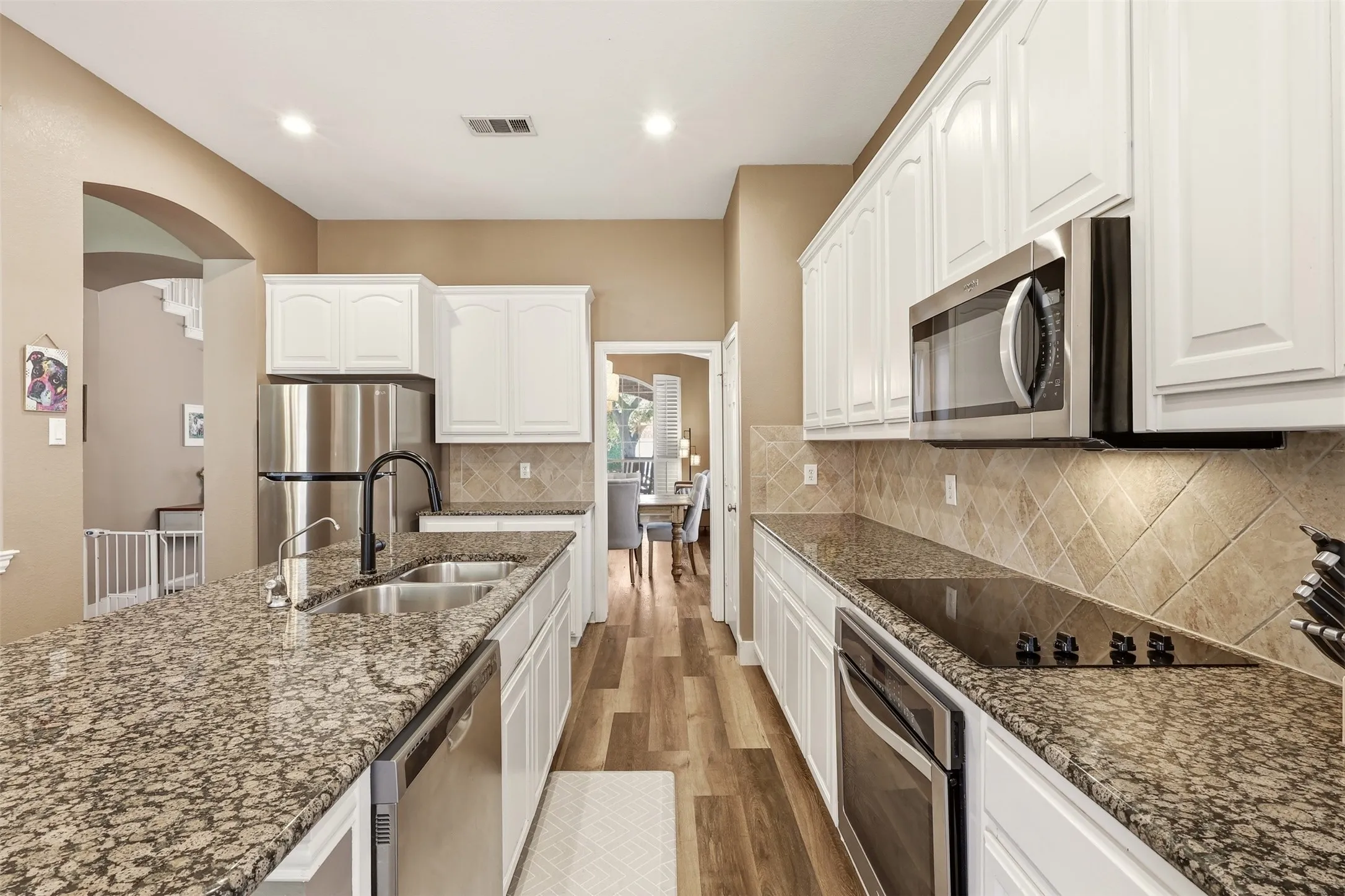 Single Family Residence For Sale in Denton County , 4508 Cassandra Drive, Flower Mound, Texas 75022, 5 Bedroom, 4 Bathroom, 2 Garage spaces, 3,281 Sqft, built in 2003, mls#21373151, Real Estate Agent in Flower Mound, Homes For Sale in Denton county, Homes For Sale in Flower Mound, Realtor in Flower Mound Texas, Real Estate Brokerage Independent Realty Texas, Luminita Cordes Realtor