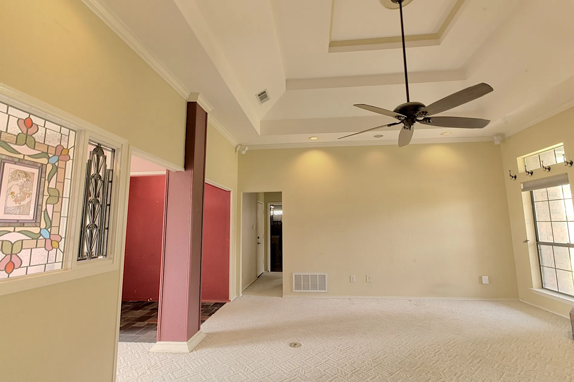 Single Family Residence For Sale in Kaufman County , 913 York Street, Forney, Texas 75126, 3 Bedroom, 2 Bathroom, 3 Garage spaces, 1,879 Sqft, built in 1994, mls#21378074, Real Estate Agent in Forney, Homes For Sale in Kaufman county, Homes For Sale in Forney, Realtor in Forney Texas, Real Estate Brokerage Independent Realty Texas, Luminita Cordes Realtor
