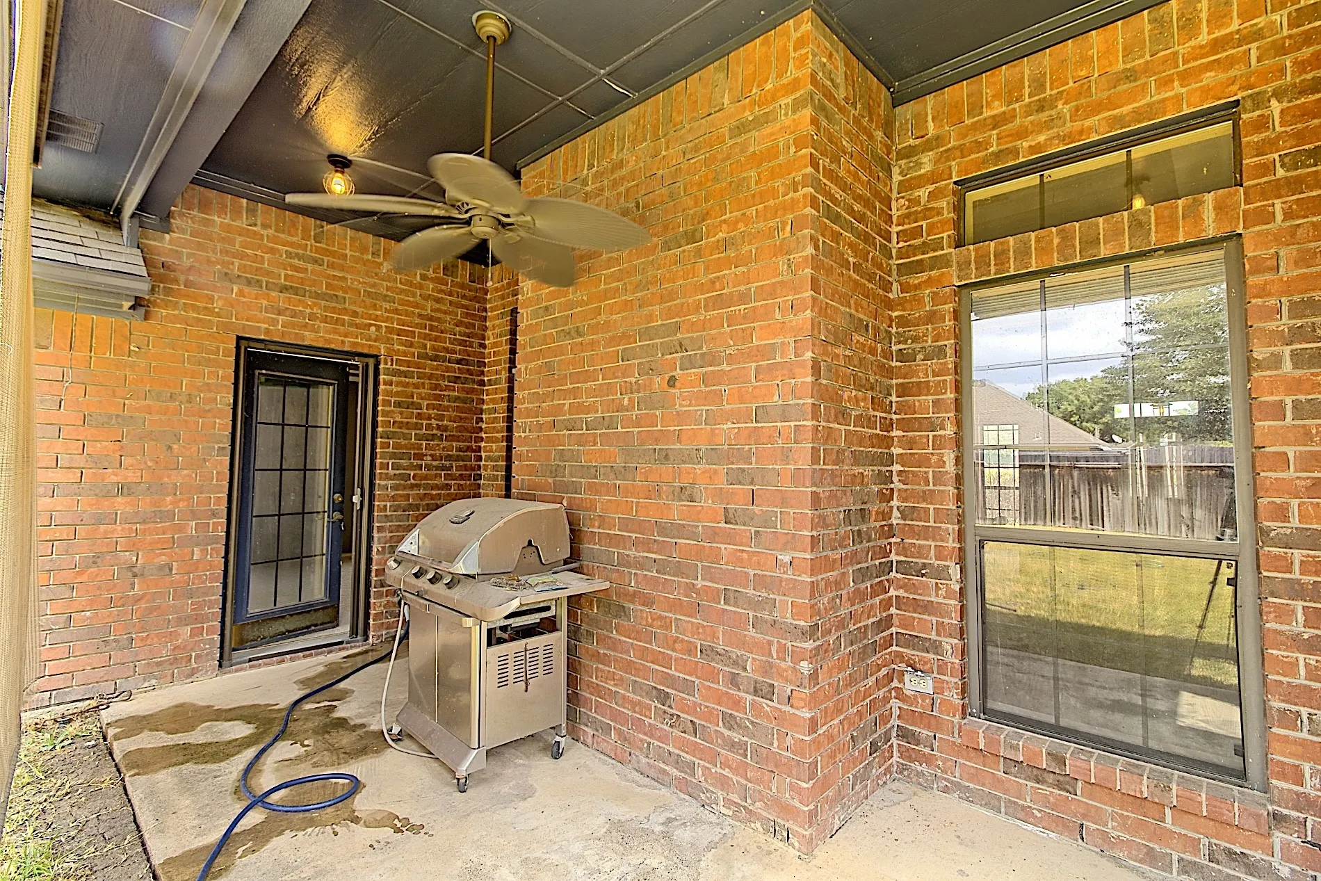 Single Family Residence For Sale in Kaufman County , 913 York Street, Forney, Texas 75126, 3 Bedroom, 2 Bathroom, 3 Garage spaces, 1,879 Sqft, built in 1994, mls#21378074, Real Estate Agent in Forney, Homes For Sale in Kaufman county, Homes For Sale in Forney, Realtor in Forney Texas, Real Estate Brokerage Independent Realty Texas, Luminita Cordes Realtor
