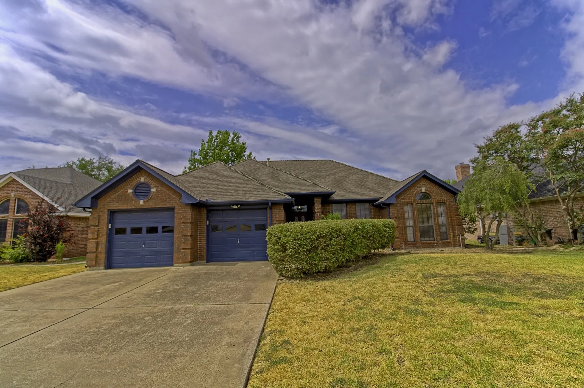 Single Family Residence For Sale in Kaufman County , 913 York Street, Forney, Texas 75126, 3 Bedroom, 2 Bathroom, 3 Garage spaces, 1,879 Sqft, built in 1994, mls#21378074, Real Estate Agent in Forney, Homes For Sale in Kaufman county, Homes For Sale in Forney, Realtor in Forney Texas, Real Estate Brokerage Independent Realty Texas, Luminita Cordes Realtor