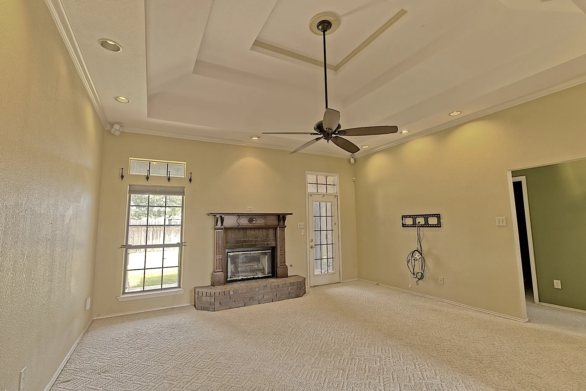 Single Family Residence For Sale in Kaufman County , 913 York Street, Forney, Texas 75126, 3 Bedroom, 2 Bathroom, 3 Garage spaces, 1,879 Sqft, built in 1994, mls#21378074, Real Estate Agent in Forney, Homes For Sale in Kaufman county, Homes For Sale in Forney, Realtor in Forney Texas, Real Estate Brokerage Independent Realty Texas, Luminita Cordes Realtor