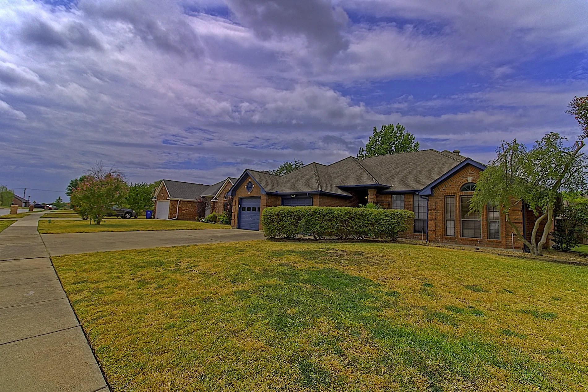 Single Family Residence For Sale in Kaufman County , 913 York Street, Forney, Texas 75126, 3 Bedroom, 2 Bathroom, 3 Garage spaces, 1,879 Sqft, built in 1994, mls#21378074, Real Estate Agent in Forney, Homes For Sale in Kaufman county, Homes For Sale in Forney, Realtor in Forney Texas, Real Estate Brokerage Independent Realty Texas, Luminita Cordes Realtor