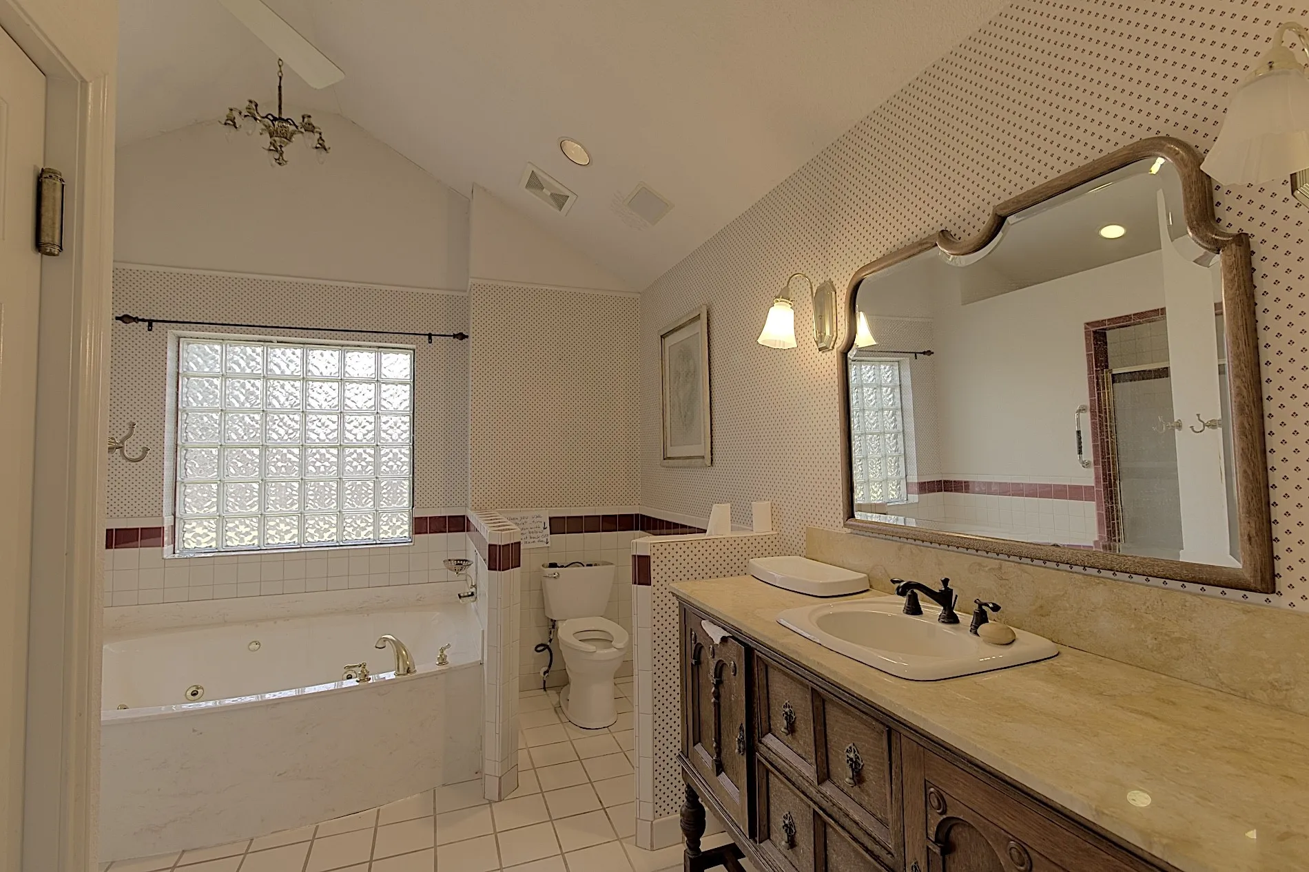 Single Family Residence For Sale in Kaufman County , 913 York Street, Forney, Texas 75126, 3 Bedroom, 2 Bathroom, 3 Garage spaces, 1,879 Sqft, built in 1994, mls#21378074, Real Estate Agent in Forney, Homes For Sale in Kaufman county, Homes For Sale in Forney, Realtor in Forney Texas, Real Estate Brokerage Independent Realty Texas, Luminita Cordes Realtor