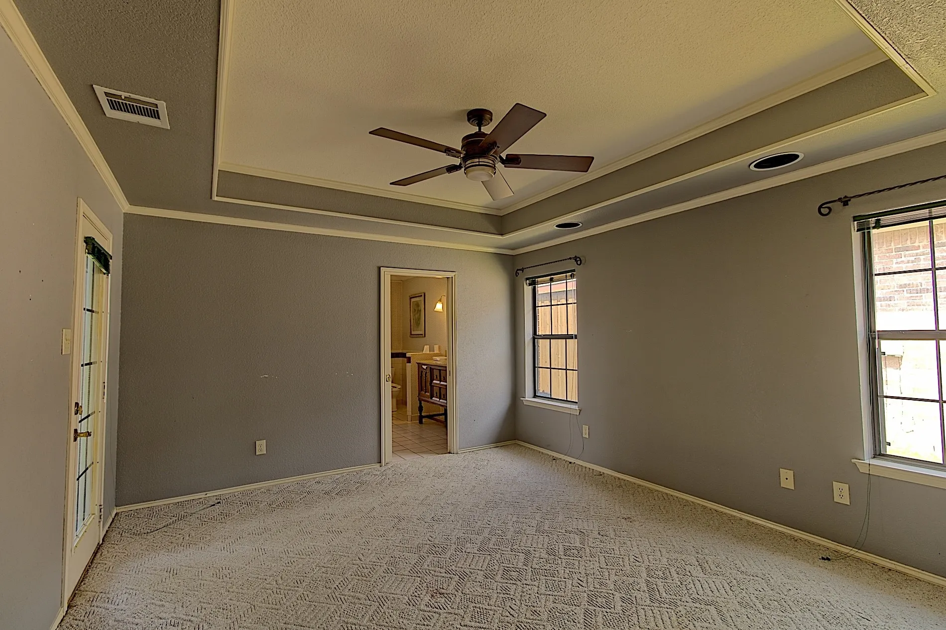 Single Family Residence For Sale in Kaufman County , 913 York Street, Forney, Texas 75126, 3 Bedroom, 2 Bathroom, 3 Garage spaces, 1,879 Sqft, built in 1994, mls#21378074, Real Estate Agent in Forney, Homes For Sale in Kaufman county, Homes For Sale in Forney, Realtor in Forney Texas, Real Estate Brokerage Independent Realty Texas, Luminita Cordes Realtor