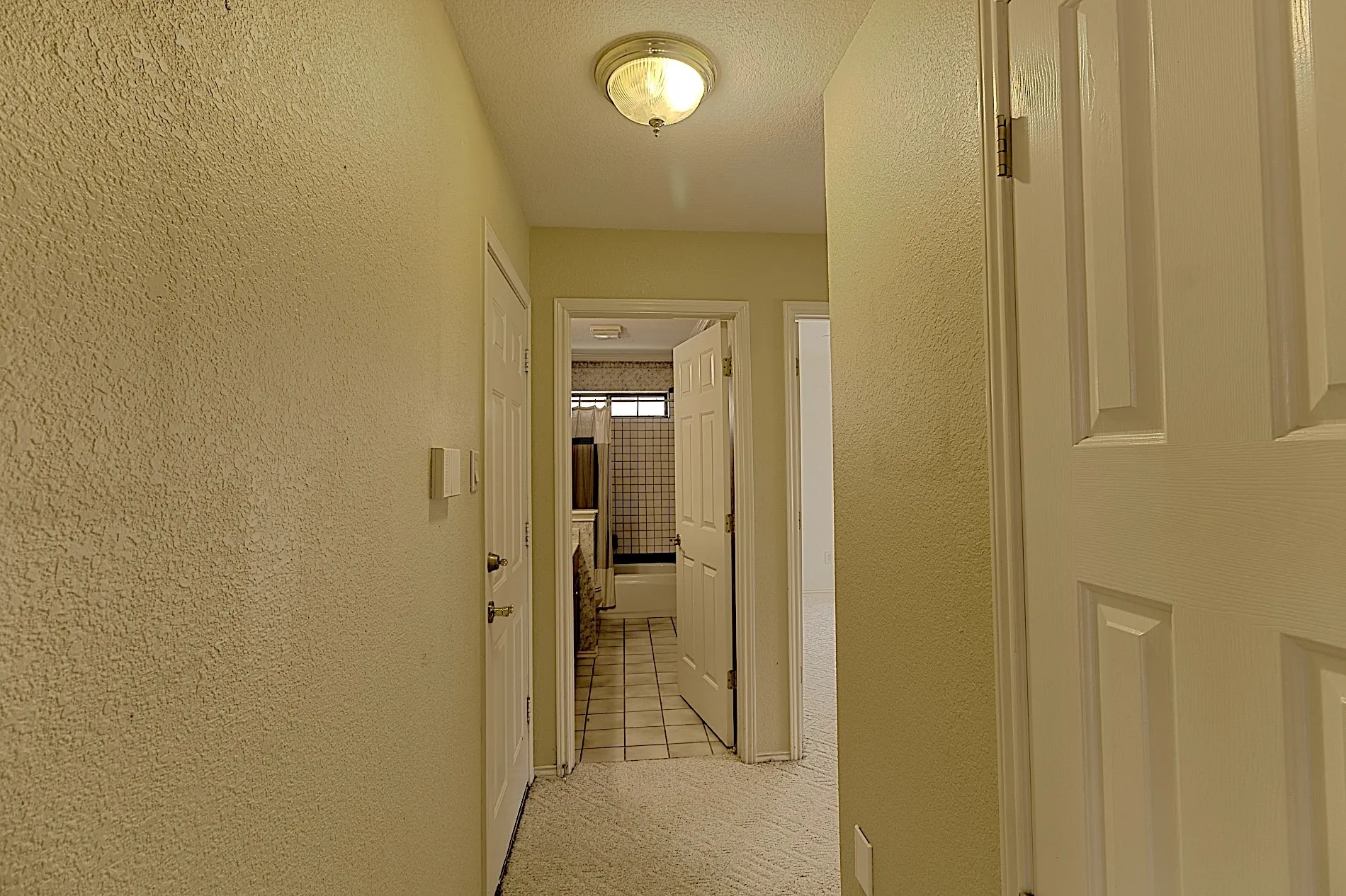 Single Family Residence For Sale in Kaufman County , 913 York Street, Forney, Texas 75126, 3 Bedroom, 2 Bathroom, 3 Garage spaces, 1,879 Sqft, built in 1994, mls#21378074, Real Estate Agent in Forney, Homes For Sale in Kaufman county, Homes For Sale in Forney, Realtor in Forney Texas, Real Estate Brokerage Independent Realty Texas, Luminita Cordes Realtor