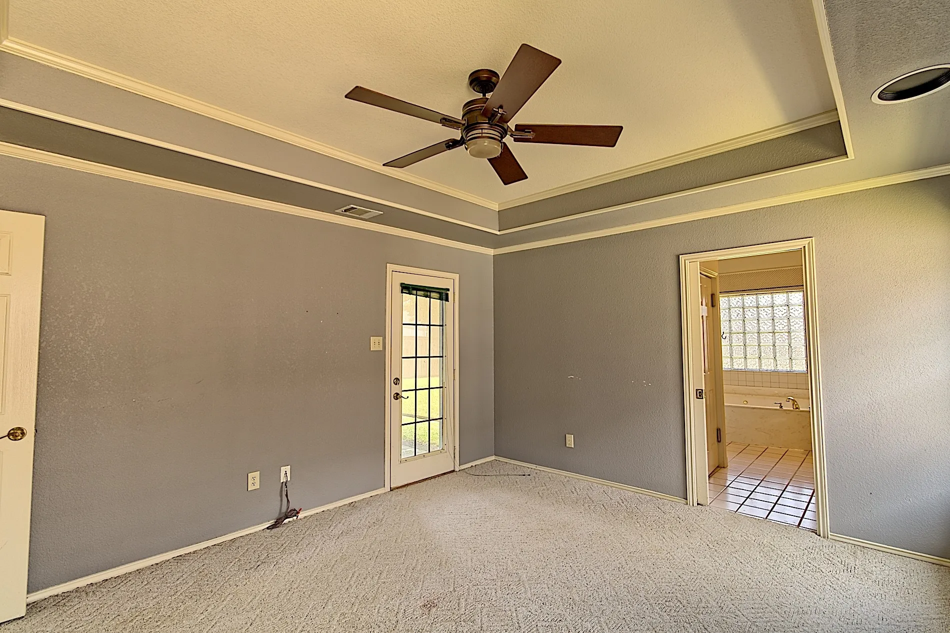 Single Family Residence For Sale in Kaufman County , 913 York Street, Forney, Texas 75126, 3 Bedroom, 2 Bathroom, 3 Garage spaces, 1,879 Sqft, built in 1994, mls#21378074, Real Estate Agent in Forney, Homes For Sale in Kaufman county, Homes For Sale in Forney, Realtor in Forney Texas, Real Estate Brokerage Independent Realty Texas, Luminita Cordes Realtor