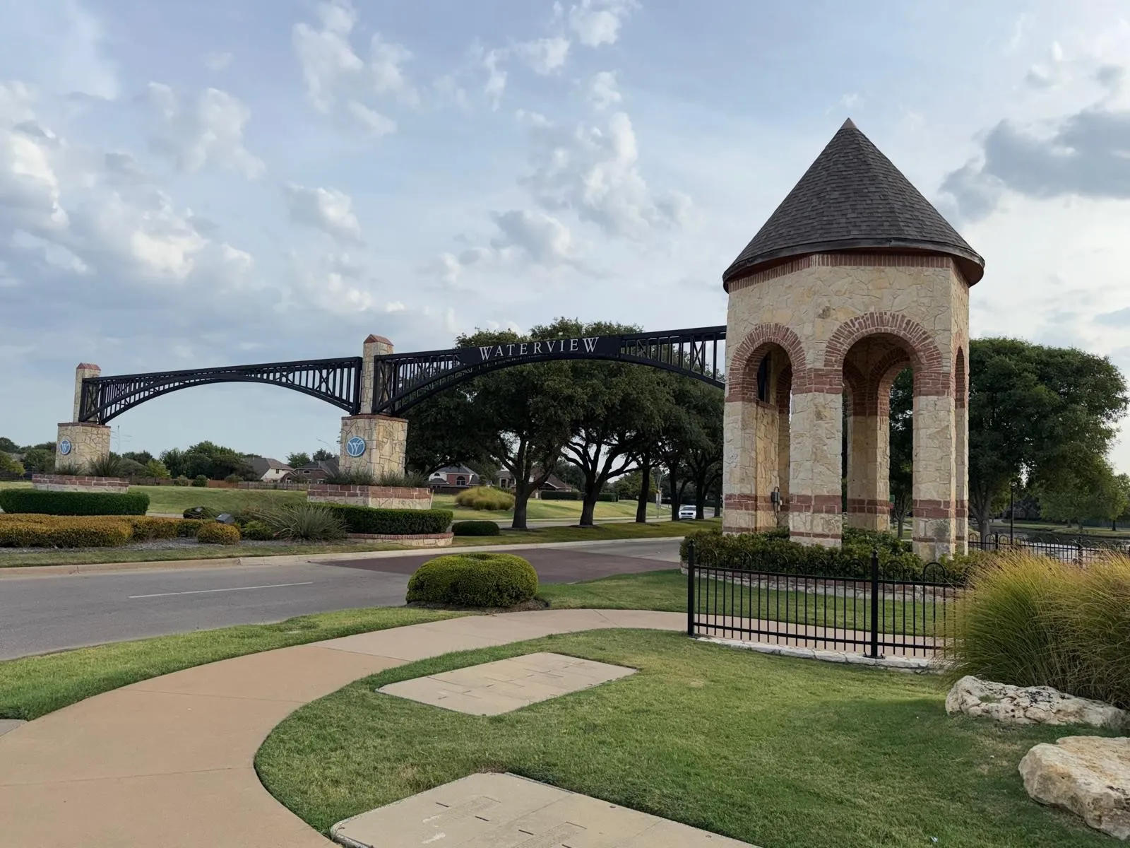 Single Family Residence For Sale in Dallas County , 8113 Sawgrass Lane, Rowlett, Texas 75089, 4 Bedroom, 2 Bathroom, 2 Garage spaces, 2,215 Sqft, built in 2000, mls#21364142, Real Estate Agent in Rowlett, Homes For Sale in Dallas county, Homes For Sale in Rowlett, Realtor in Rowlett Texas, Real Estate Brokerage Independent Realty Texas, Luminita Cordes Realtor