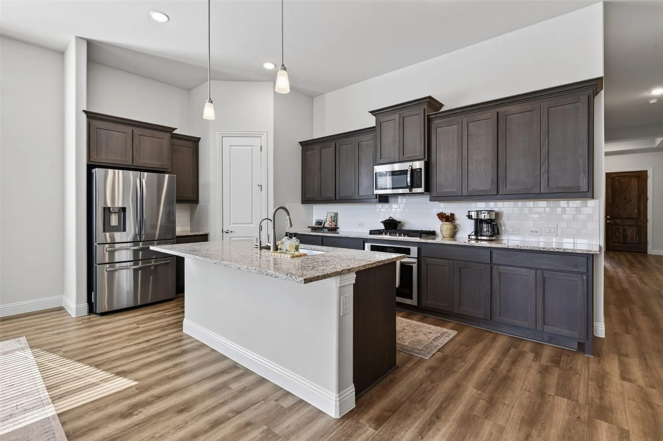 Single Family Residence For Sale in Dallas County , 1820 Acorn Creek Circle, Mesquite, Texas 75181, 3 Bedroom, 2 Bathroom, 2 Garage spaces, 2,472 Sqft, built in 2024, mls#21374064, Real Estate Agent in Mesquite, Homes For Sale in Dallas county, Homes For Sale in Mesquite, Realtor in Mesquite Texas, Real Estate Brokerage Independent Realty Texas, Luminita Cordes Realtor