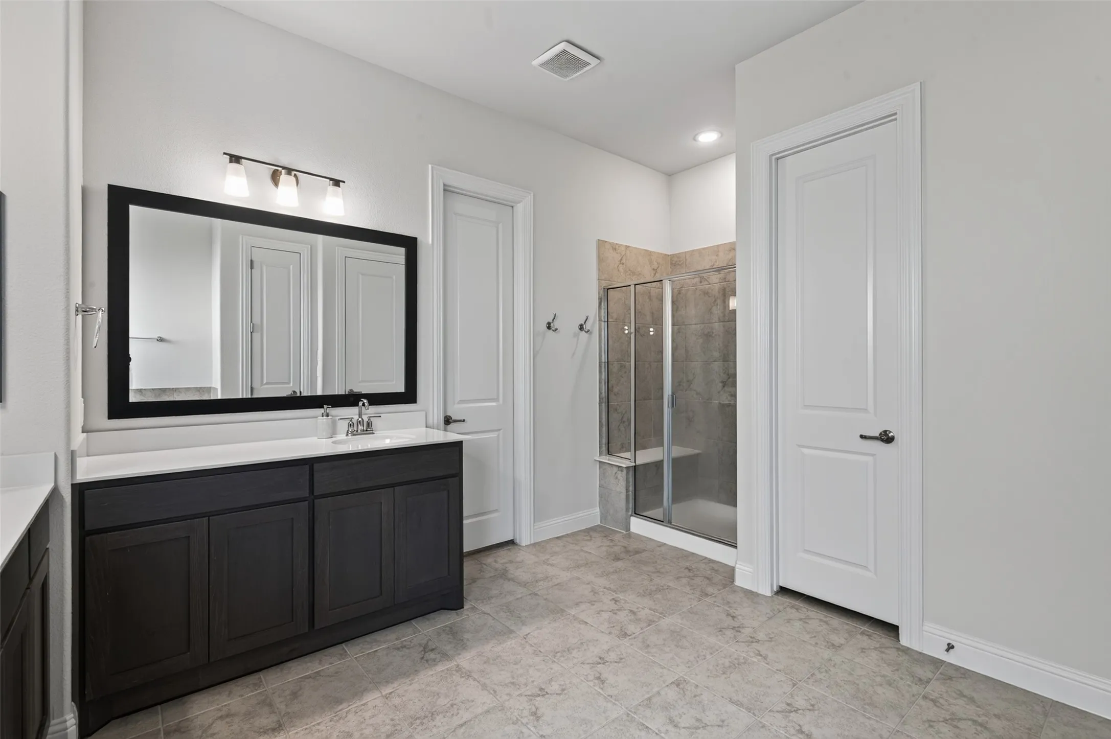 Single Family Residence For Sale in Dallas County , 1820 Acorn Creek Circle, Mesquite, Texas 75181, 3 Bedroom, 2 Bathroom, 2 Garage spaces, 2,472 Sqft, built in 2024, mls#21374064, Real Estate Agent in Mesquite, Homes For Sale in Dallas county, Homes For Sale in Mesquite, Realtor in Mesquite Texas, Real Estate Brokerage Independent Realty Texas, Luminita Cordes Realtor