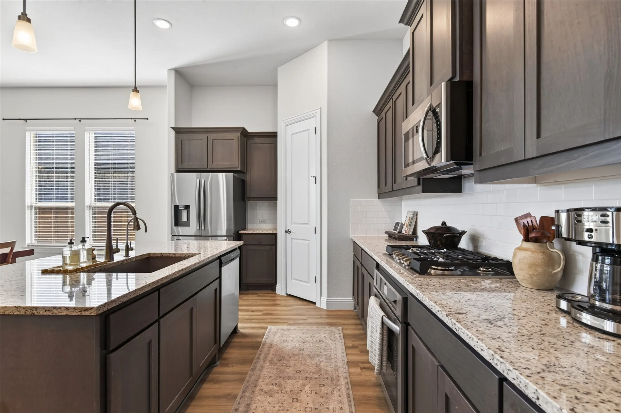 Single Family Residence For Sale in Dallas County , 1820 Acorn Creek Circle, Mesquite, Texas 75181, 3 Bedroom, 2 Bathroom, 2 Garage spaces, 2,472 Sqft, built in 2024, mls#21374064, Real Estate Agent in Mesquite, Homes For Sale in Dallas county, Homes For Sale in Mesquite, Realtor in Mesquite Texas, Real Estate Brokerage Independent Realty Texas, Luminita Cordes Realtor