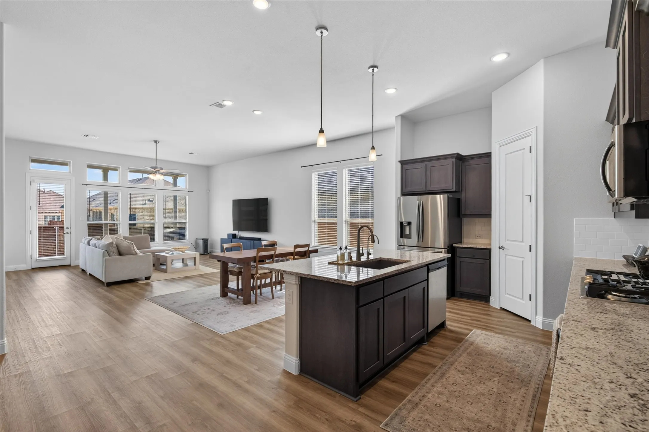 Single Family Residence For Sale in Dallas County , 1820 Acorn Creek Circle, Mesquite, Texas 75181, 3 Bedroom, 2 Bathroom, 2 Garage spaces, 2,472 Sqft, built in 2024, mls#21374064, Real Estate Agent in Mesquite, Homes For Sale in Dallas county, Homes For Sale in Mesquite, Realtor in Mesquite Texas, Real Estate Brokerage Independent Realty Texas, Luminita Cordes Realtor