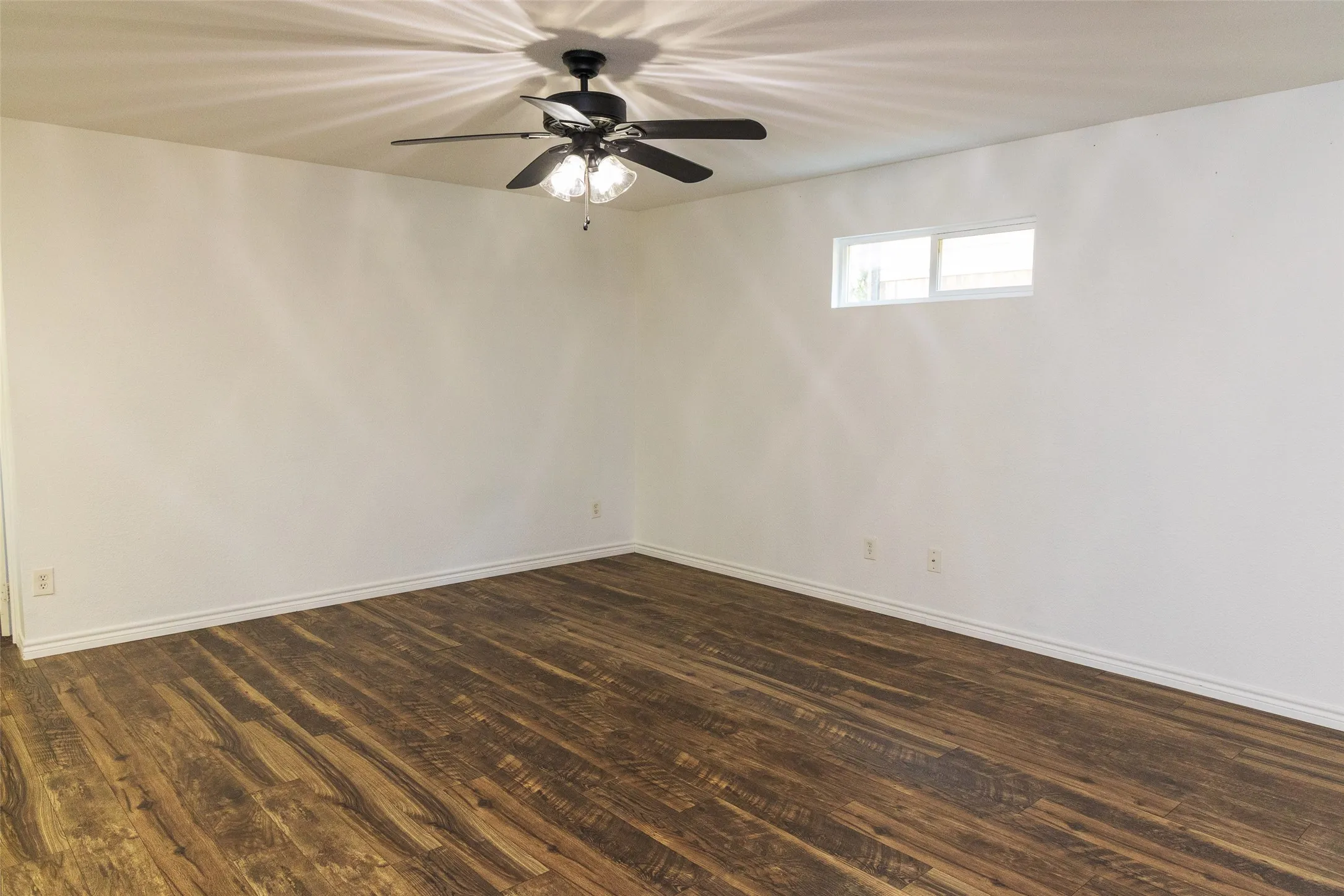 Single Family Residence For Sale in Tarrant County , 5537 Camarillo Drive, Fort Worth, Texas 76244, 4 Bedroom, 4 Bathroom, 2 Garage spaces, 2,519 Sqft, built in 2002, mls#21376222, Real Estate Agent in Fort Worth, Homes For Sale in Tarrant county, Homes For Sale in Fort Worth, Realtor in Fort Worth Texas, Real Estate Brokerage Independent Realty Texas, Luminita Cordes Realtor