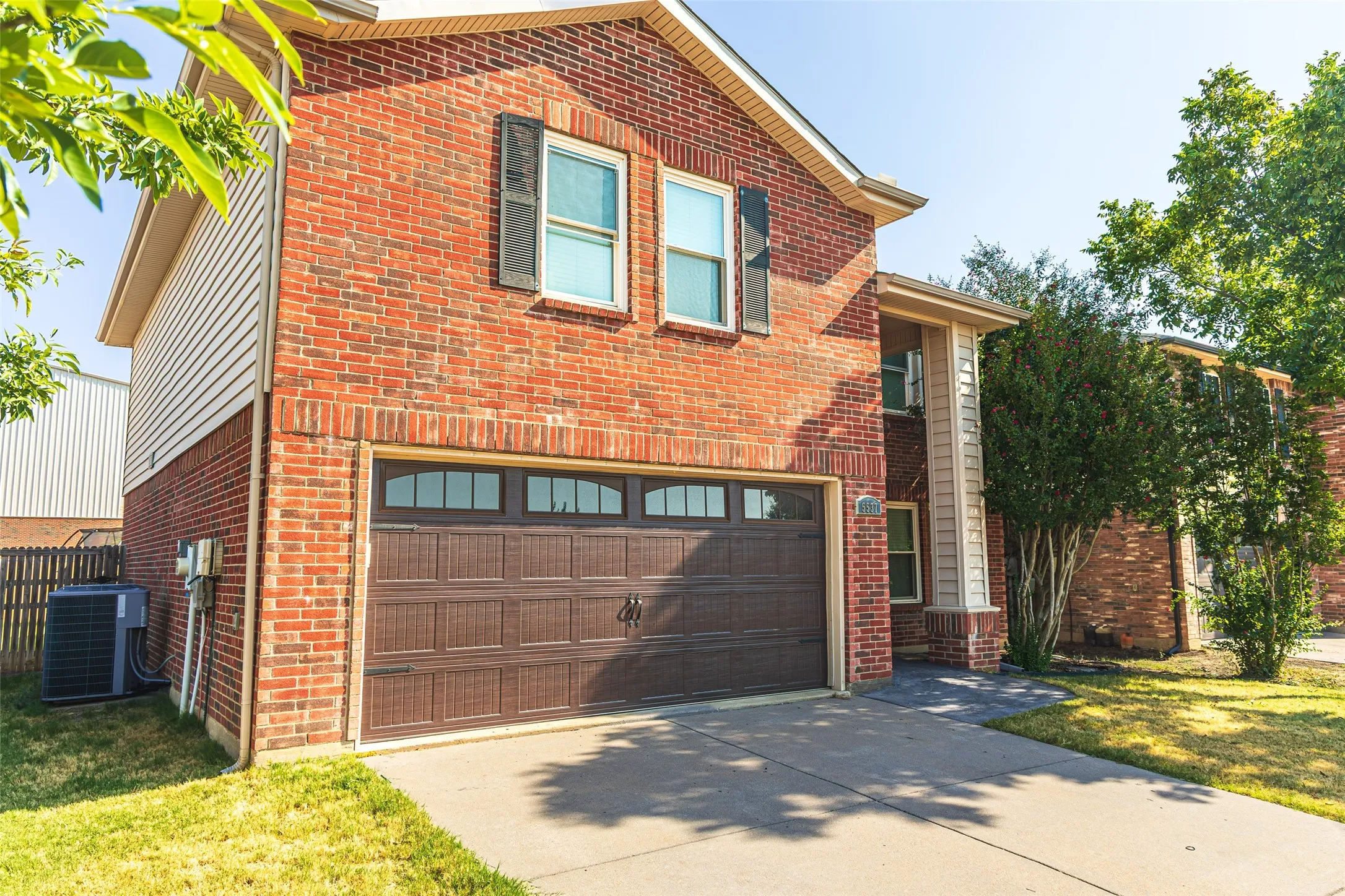 Single Family Residence For Sale in Tarrant County , 5537 Camarillo Drive, Fort Worth, Texas 76244, 4 Bedroom, 4 Bathroom, 2 Garage spaces, 2,519 Sqft, built in 2002, mls#21376222, Real Estate Agent in Fort Worth, Homes For Sale in Tarrant county, Homes For Sale in Fort Worth, Realtor in Fort Worth Texas, Real Estate Brokerage Independent Realty Texas, Luminita Cordes Realtor