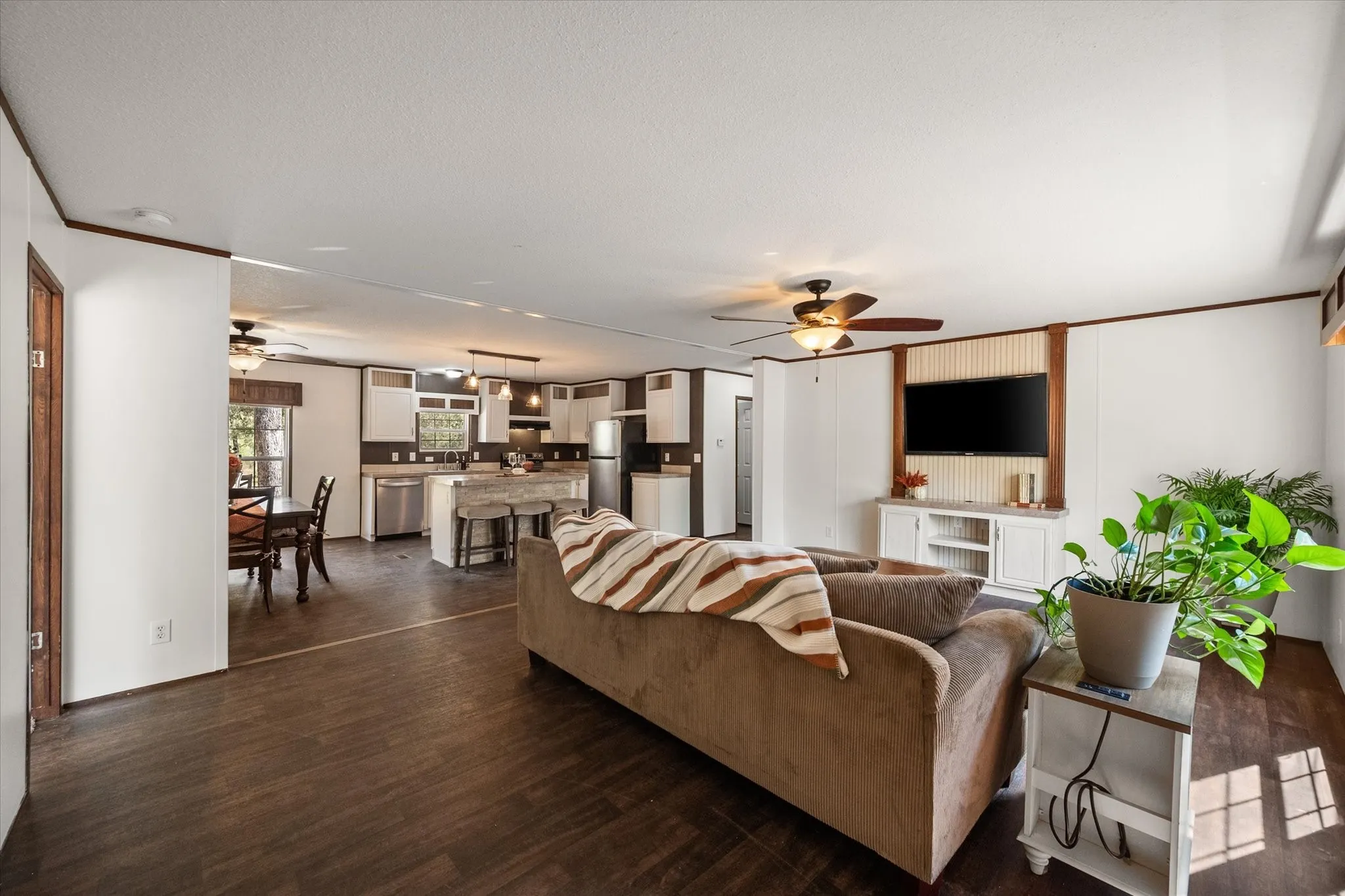 Manufactured Home For Sale in Freestone County , 139 PR 440, Buffalo, Texas 75831, 3 Bedroom, 2 Bathroom, Garage spaces, 1,440 Sqft, built in 2017, mls#21376403, Real Estate Agent in Buffalo, Homes For Sale in Freestone county, Homes For Sale in Buffalo, Realtor in Buffalo Texas, Real Estate Brokerage Independent Realty Texas, Luminita Cordes Realtor