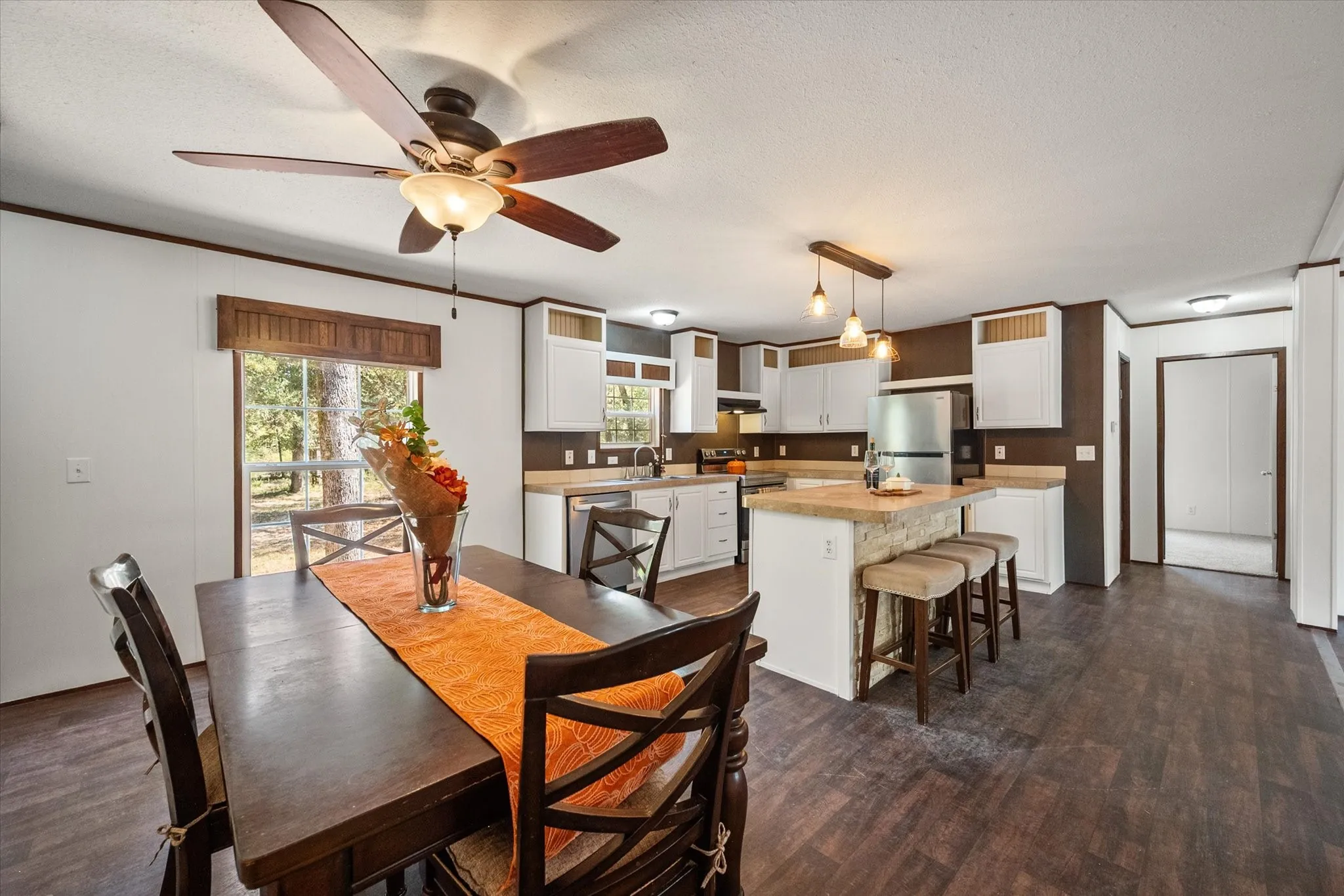 Manufactured Home For Sale in Freestone County , 139 PR 440, Buffalo, Texas 75831, 3 Bedroom, 2 Bathroom, Garage spaces, 1,440 Sqft, built in 2017, mls#21376403, Real Estate Agent in Buffalo, Homes For Sale in Freestone county, Homes For Sale in Buffalo, Realtor in Buffalo Texas, Real Estate Brokerage Independent Realty Texas, Luminita Cordes Realtor