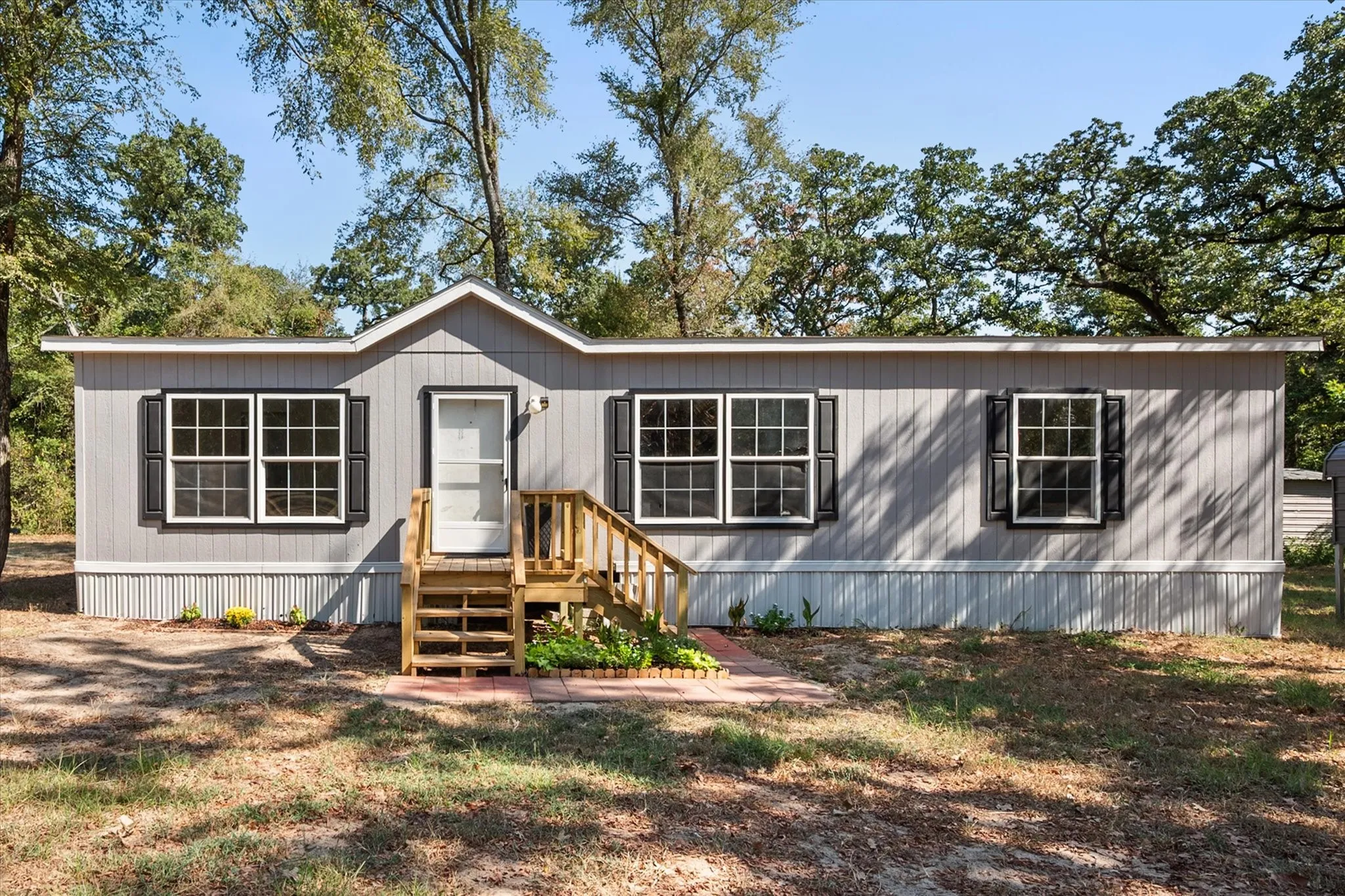 Manufactured Home For Sale in Freestone County , 139 PR 440, Buffalo, Texas 75831, 3 Bedroom, 2 Bathroom, Garage spaces, 1,440 Sqft, built in 2017, mls#21376403, Real Estate Agent in Buffalo, Homes For Sale in Freestone county, Homes For Sale in Buffalo, Realtor in Buffalo Texas, Real Estate Brokerage Independent Realty Texas, Luminita Cordes Realtor