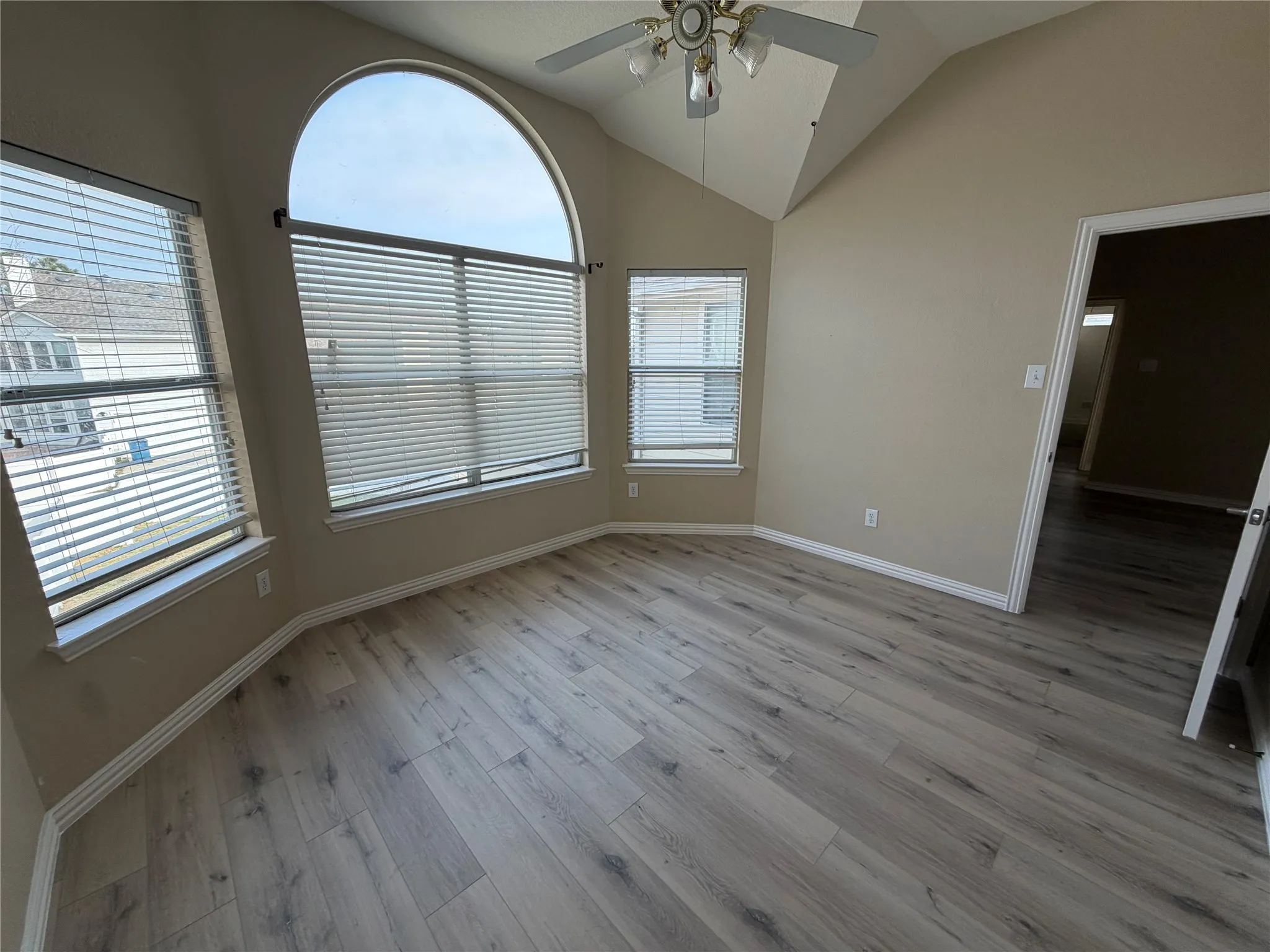 Single Family Residence For Rent in Denton County , 1026 Elm Drive, Providence Village, Texas 76227, 5 Bedroom, 4 Bathroom, 2 Garage spaces, 2,100 Sqft, built in 2002, mls#21378123, Real Estate Agent in Providence Village, Homes For Rent in Denton county, Homes For Rent in Providence Village, Realtor in Providence Village Texas, Real Estate Brokerage Independent Realty Texas, Luminita Cordes Realtor