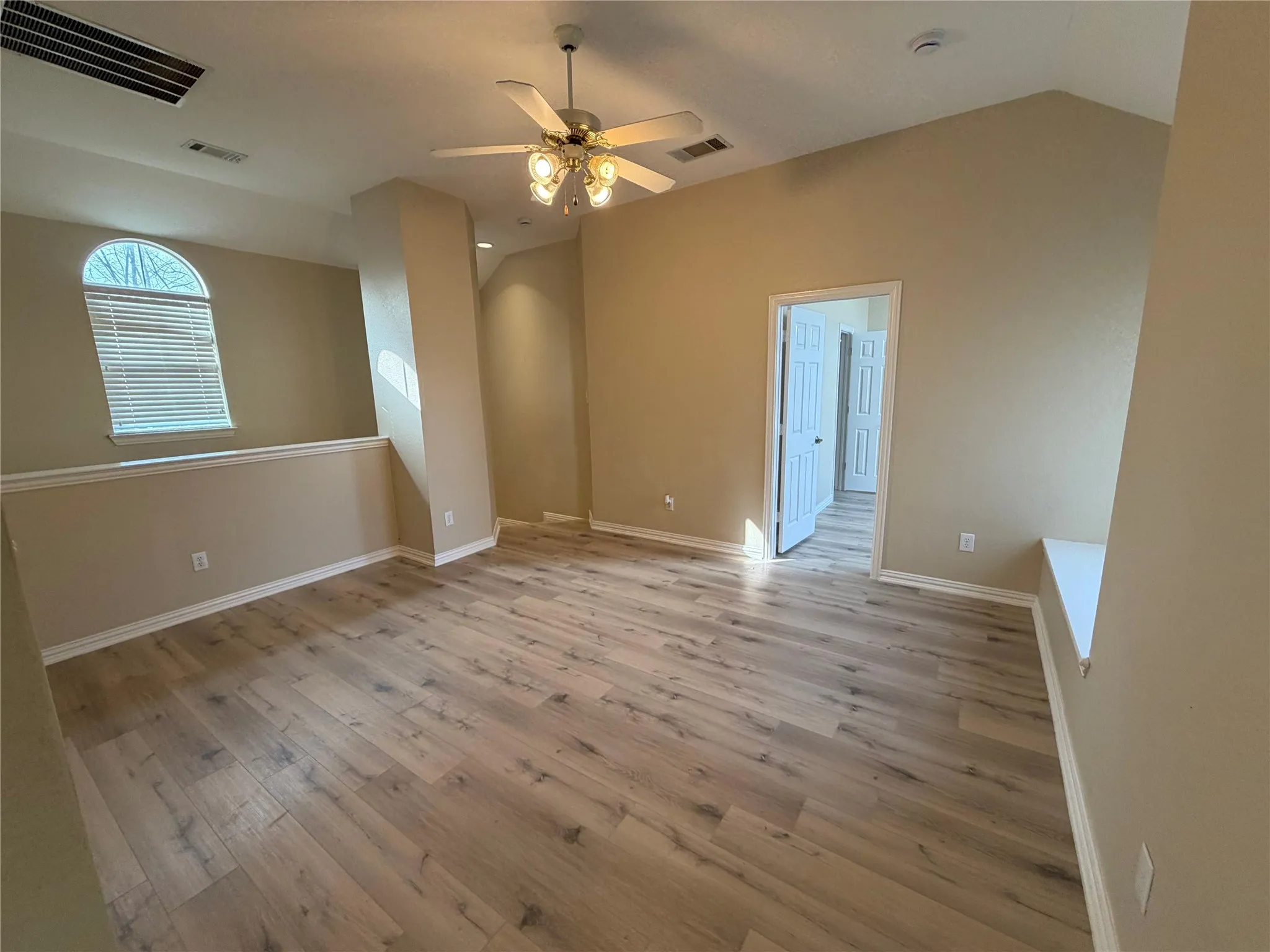 Single Family Residence For Rent in Denton County , 1026 Elm Drive, Providence Village, Texas 76227, 5 Bedroom, 4 Bathroom, 2 Garage spaces, 2,100 Sqft, built in 2002, mls#21378123, Real Estate Agent in Providence Village, Homes For Rent in Denton county, Homes For Rent in Providence Village, Realtor in Providence Village Texas, Real Estate Brokerage Independent Realty Texas, Luminita Cordes Realtor