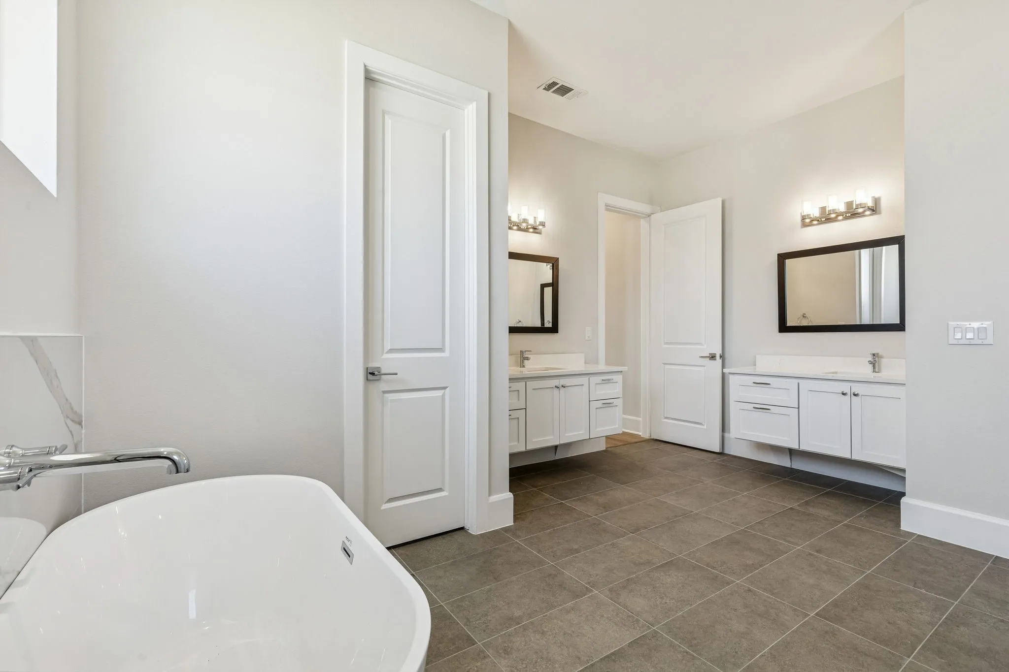 Single Family Residence For Sale in Collin County , 7706 Nocona Drive, Parker, Texas 75098, 5 Bedroom, 7 Bathroom, 4 Garage spaces, 5,232 Sqft, built in 2023, mls#21378118, Real Estate Agent in Parker, Homes For Sale in Collin county, Homes For Sale in Parker, Realtor in Parker Texas, Real Estate Brokerage Independent Realty Texas, Luminita Cordes Realtor