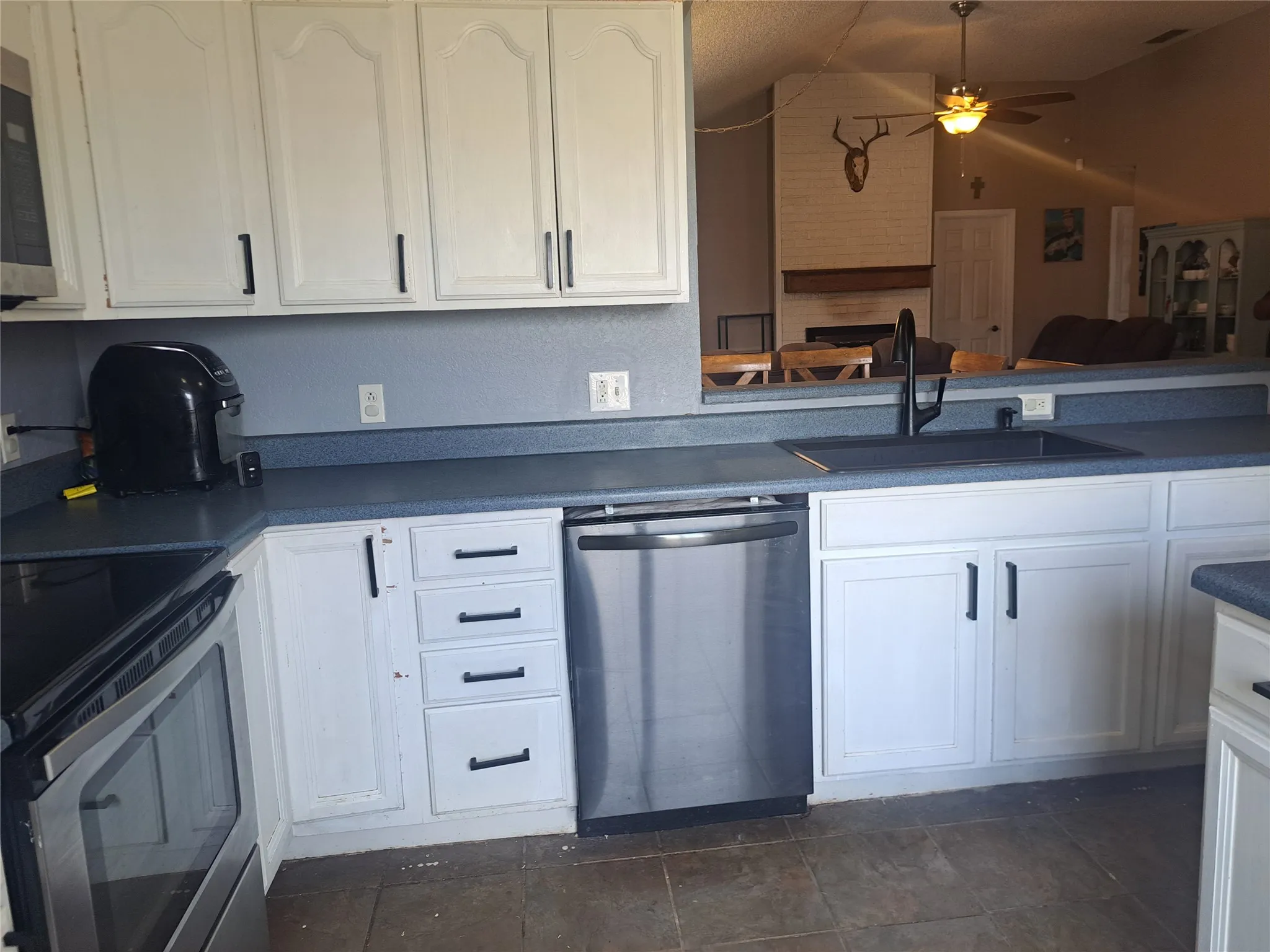 Single Family Residence For Sale in Taylor County , 23 Reagan Circle, Abilene, Texas 79605, 4 Bedroom, 2 Bathroom, Garage spaces, 1,643 Sqft, built in 1983, mls#21378015, Real Estate Agent in Abilene, Homes For Sale in Taylor county, Homes For Sale in Abilene, Realtor in Abilene Texas, Real Estate Brokerage Independent Realty Texas, Luminita Cordes Realtor