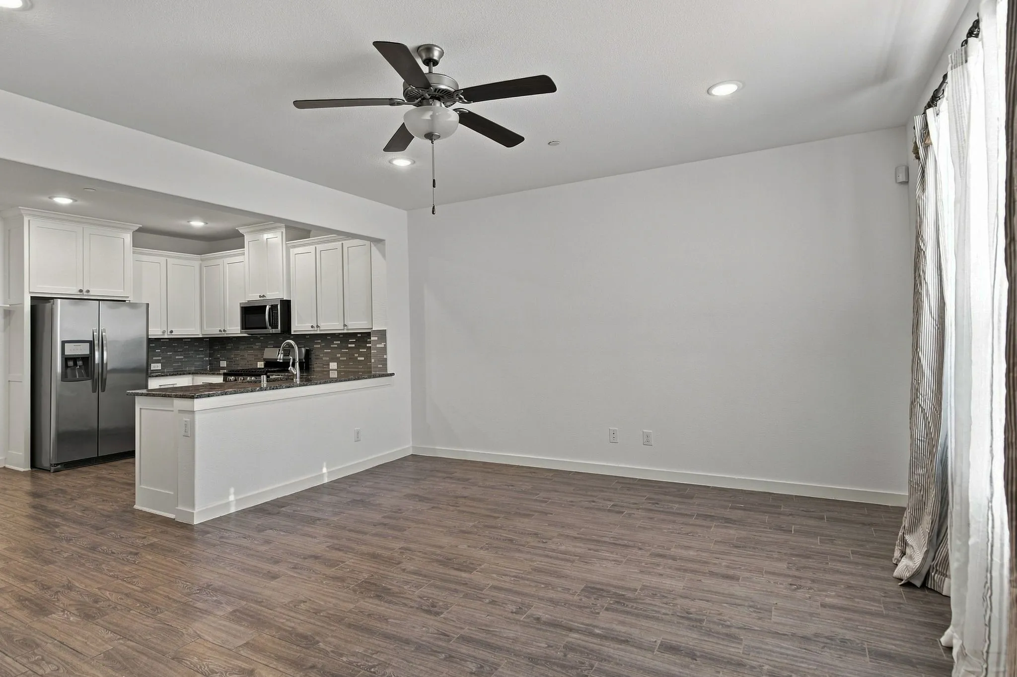 Townhouse For Rent in Collin County , 3958 Sukay Drive, Mc Kinney, Texas 75070, 3 Bedroom, 3 Bathroom, 2 Garage spaces, 1,695 Sqft, built in 2018, mls#21376962, Real Estate Agent in Mc Kinney, Homes For Rent in Collin county, Homes For Rent in Mc Kinney, Realtor in Mc Kinney Texas, Real Estate Brokerage Independent Realty Texas, Luminita Cordes Realtor