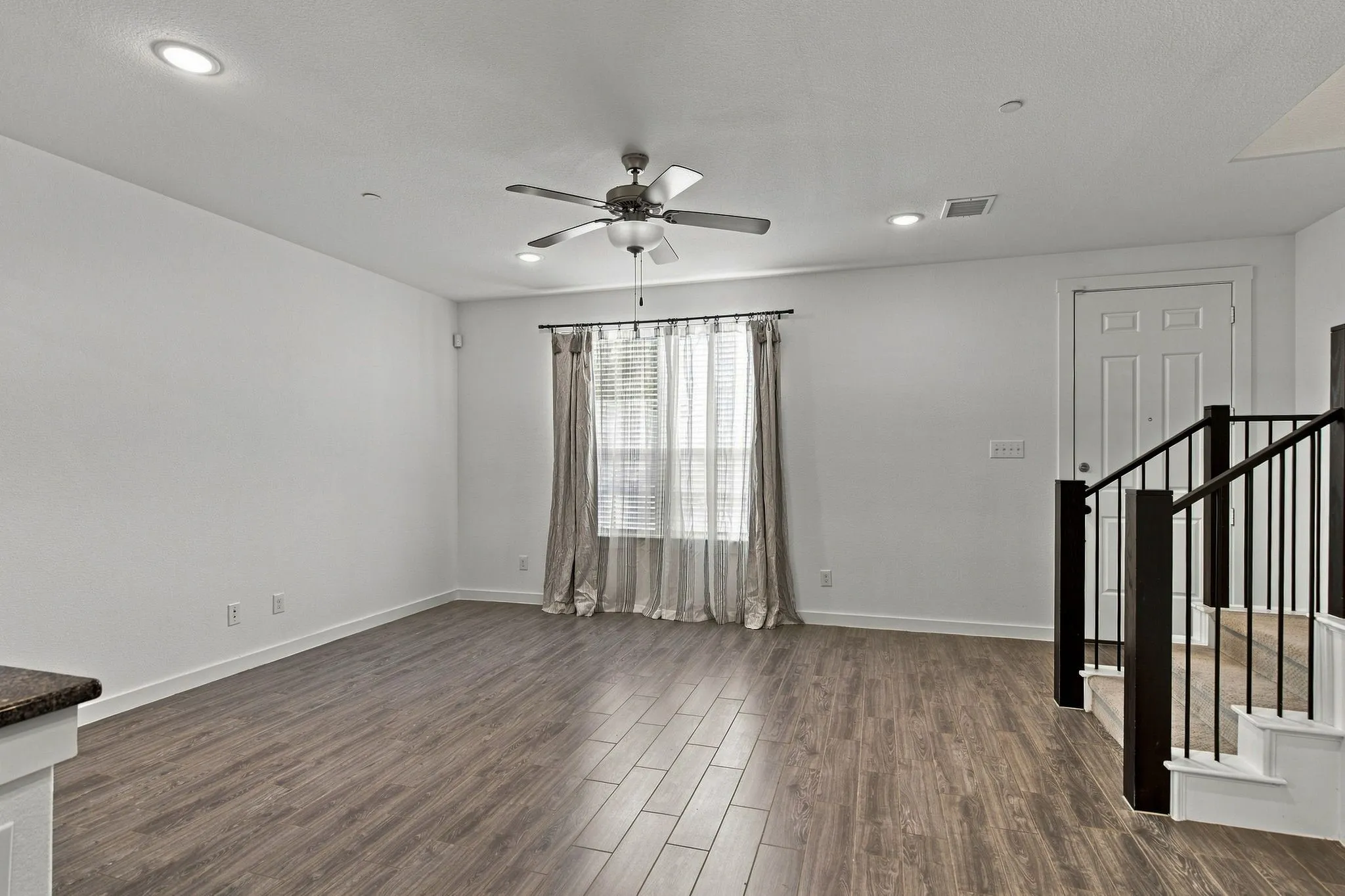 Townhouse For Rent in Collin County , 3958 Sukay Drive, Mc Kinney, Texas 75070, 3 Bedroom, 3 Bathroom, 2 Garage spaces, 1,695 Sqft, built in 2018, mls#21376962, Real Estate Agent in Mc Kinney, Homes For Rent in Collin county, Homes For Rent in Mc Kinney, Realtor in Mc Kinney Texas, Real Estate Brokerage Independent Realty Texas, Luminita Cordes Realtor