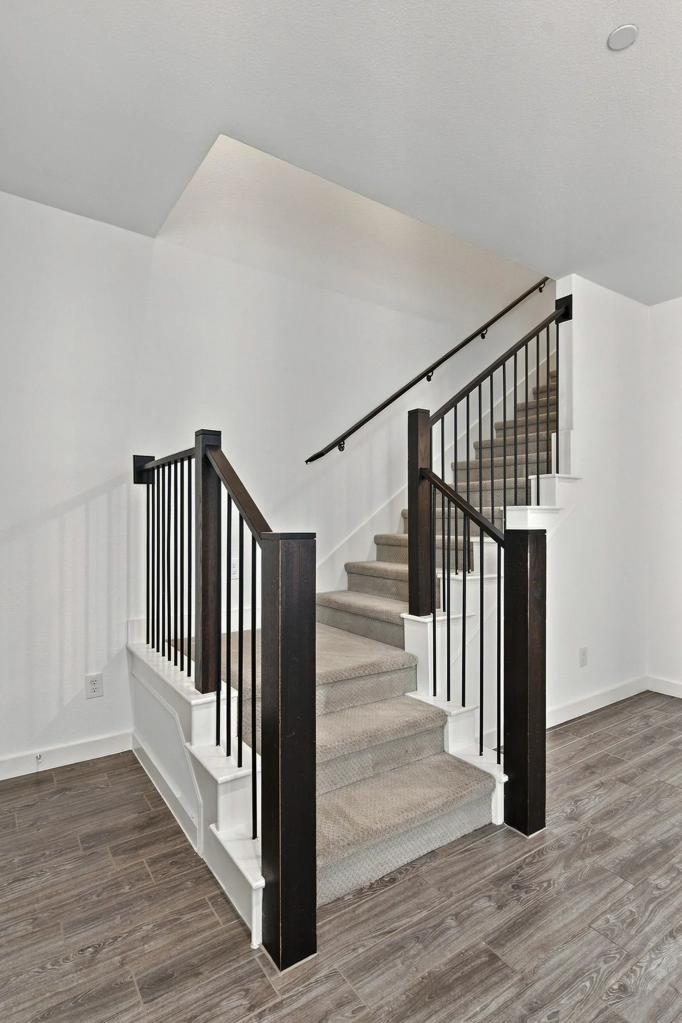 Townhouse For Rent in Collin County , 3958 Sukay Drive, Mc Kinney, Texas 75070, 3 Bedroom, 3 Bathroom, 2 Garage spaces, 1,695 Sqft, built in 2018, mls#21376962, Real Estate Agent in Mc Kinney, Homes For Rent in Collin county, Homes For Rent in Mc Kinney, Realtor in Mc Kinney Texas, Real Estate Brokerage Independent Realty Texas, Luminita Cordes Realtor