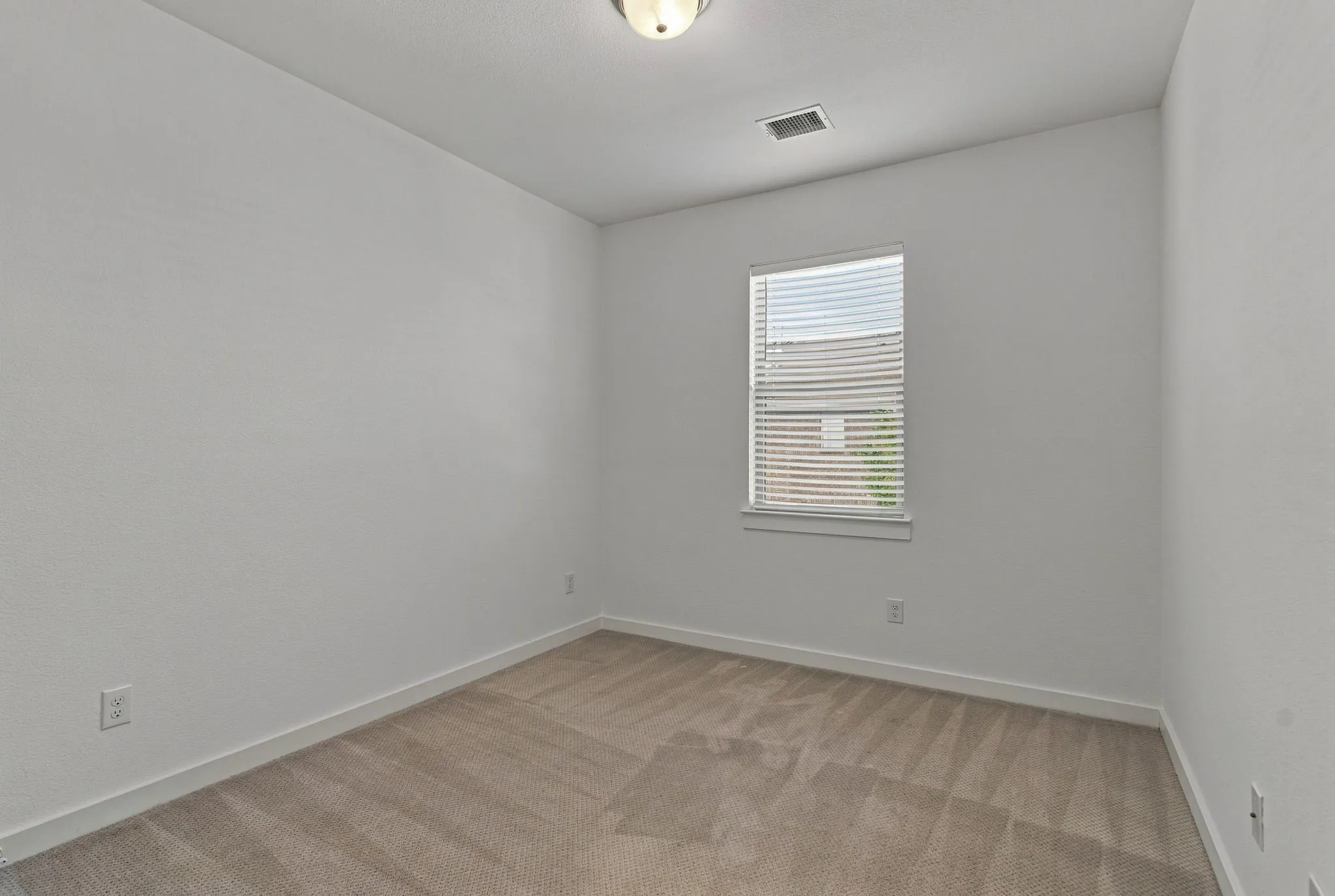 Townhouse For Rent in Collin County , 3958 Sukay Drive, Mc Kinney, Texas 75070, 3 Bedroom, 3 Bathroom, 2 Garage spaces, 1,695 Sqft, built in 2018, mls#21376962, Real Estate Agent in Mc Kinney, Homes For Rent in Collin county, Homes For Rent in Mc Kinney, Realtor in Mc Kinney Texas, Real Estate Brokerage Independent Realty Texas, Luminita Cordes Realtor