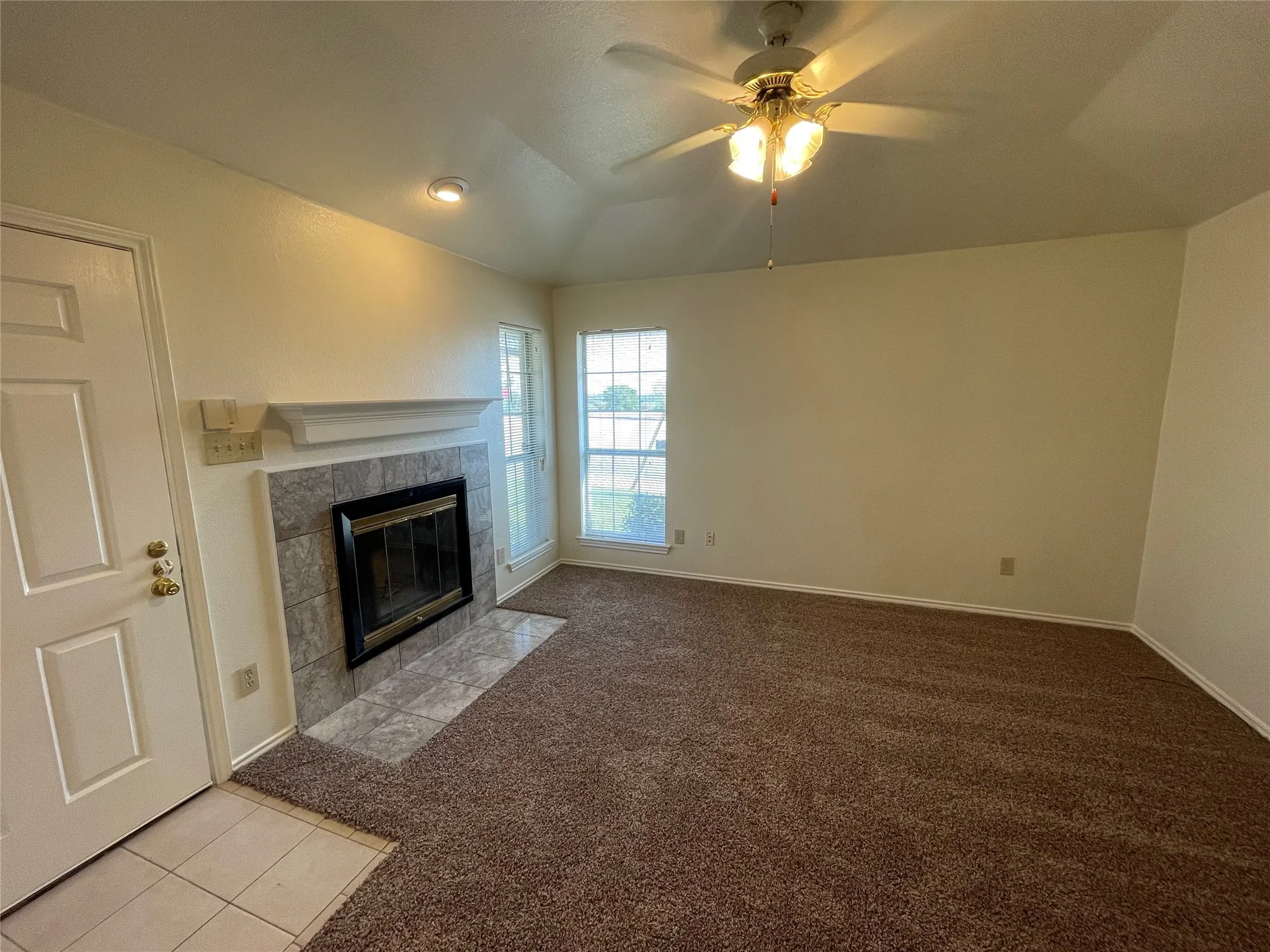 Duplex For Rent in Dallas County , 4920 Morningside Drive, Mesquite, Texas 75150, 2 Bedroom, 2 Bathroom, Garage spaces, 1,174 Sqft, built in 2003, mls#21378129, Real Estate Agent in Mesquite, Homes For Rent in Dallas county, Homes For Rent in Mesquite, Realtor in Mesquite Texas, Real Estate Brokerage Independent Realty Texas, Luminita Cordes Realtor