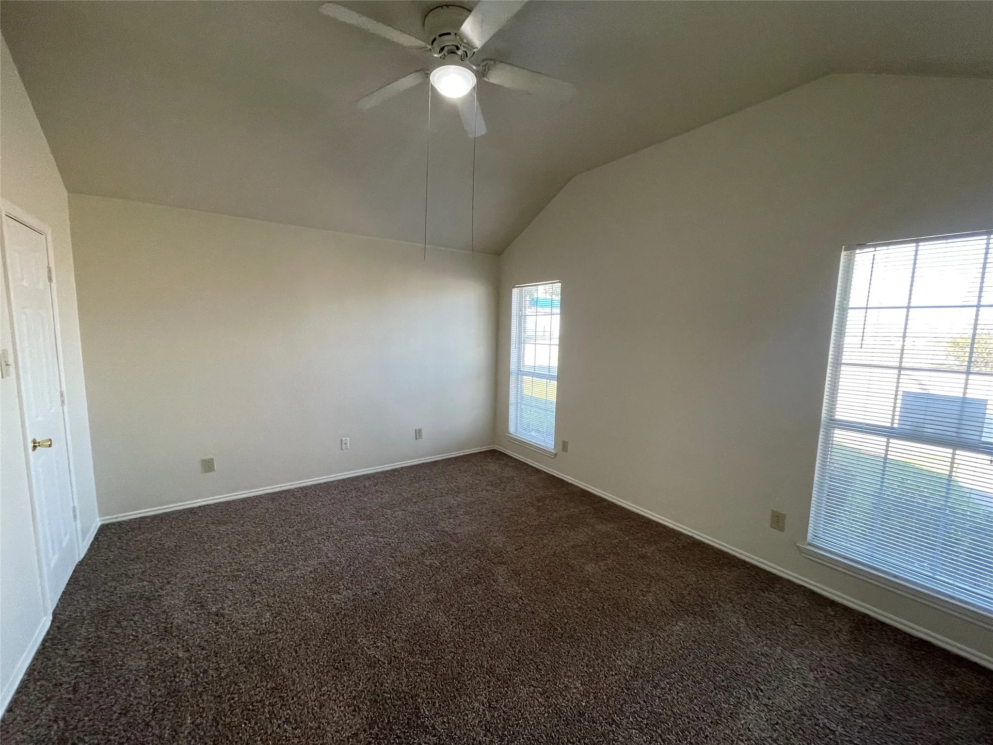 Duplex For Rent in Dallas County , 4920 Morningside Drive, Mesquite, Texas 75150, 2 Bedroom, 2 Bathroom, Garage spaces, 1,174 Sqft, built in 2003, mls#21378129, Real Estate Agent in Mesquite, Homes For Rent in Dallas county, Homes For Rent in Mesquite, Realtor in Mesquite Texas, Real Estate Brokerage Independent Realty Texas, Luminita Cordes Realtor
