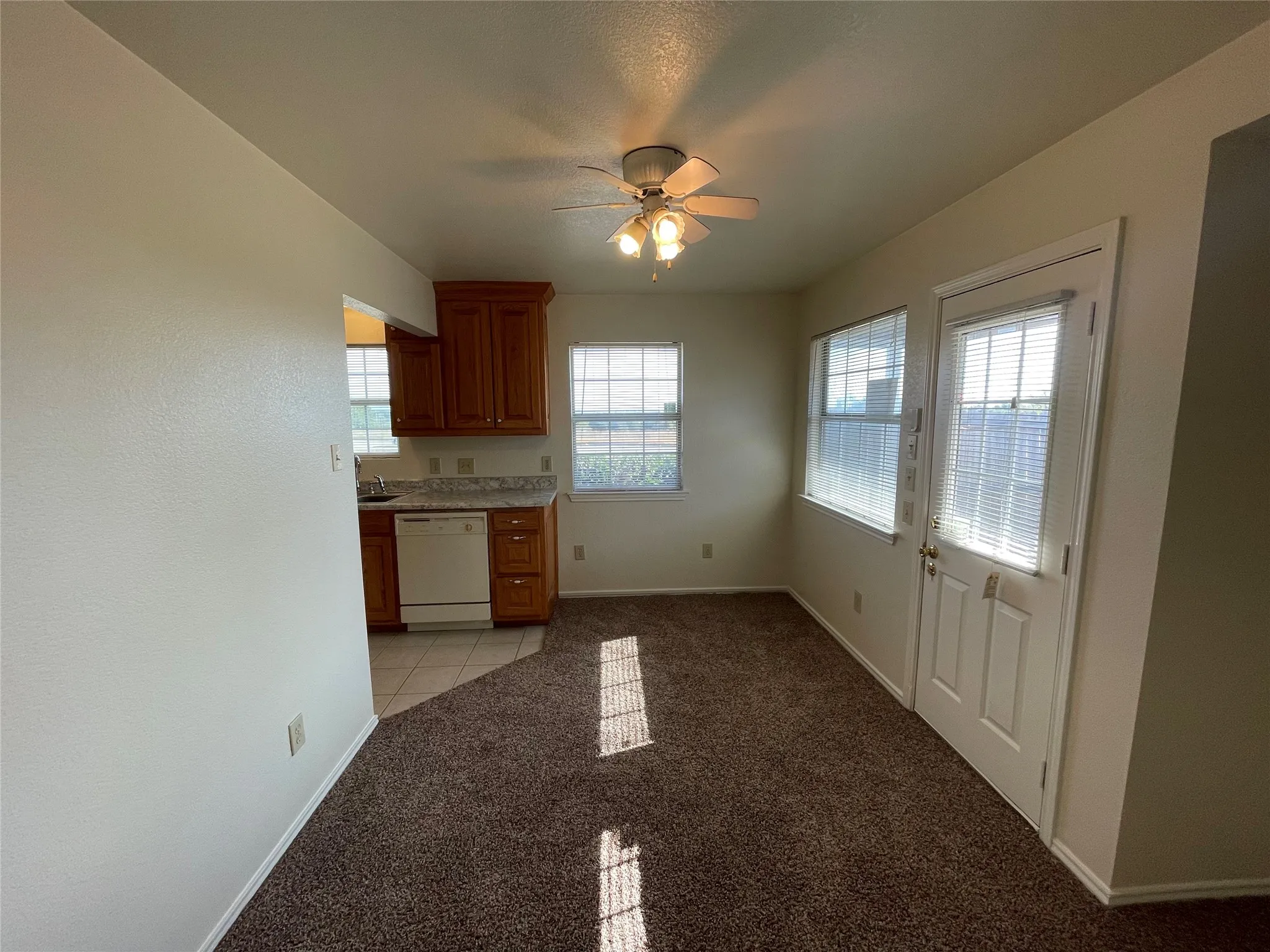 Duplex For Rent in Dallas County , 4920 Morningside Drive, Mesquite, Texas 75150, 2 Bedroom, 2 Bathroom, Garage spaces, 1,174 Sqft, built in 2003, mls#21378129, Real Estate Agent in Mesquite, Homes For Rent in Dallas county, Homes For Rent in Mesquite, Realtor in Mesquite Texas, Real Estate Brokerage Independent Realty Texas, Luminita Cordes Realtor