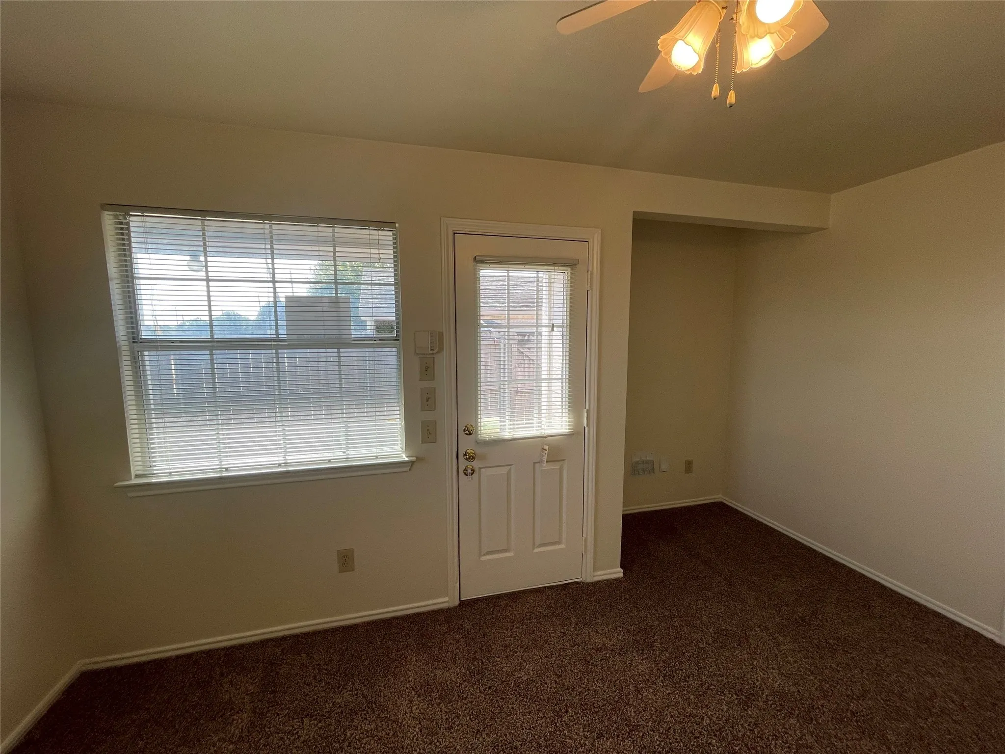 Duplex For Rent in Dallas County , 4920 Morningside Drive, Mesquite, Texas 75150, 2 Bedroom, 2 Bathroom, Garage spaces, 1,174 Sqft, built in 2003, mls#21378129, Real Estate Agent in Mesquite, Homes For Rent in Dallas county, Homes For Rent in Mesquite, Realtor in Mesquite Texas, Real Estate Brokerage Independent Realty Texas, Luminita Cordes Realtor