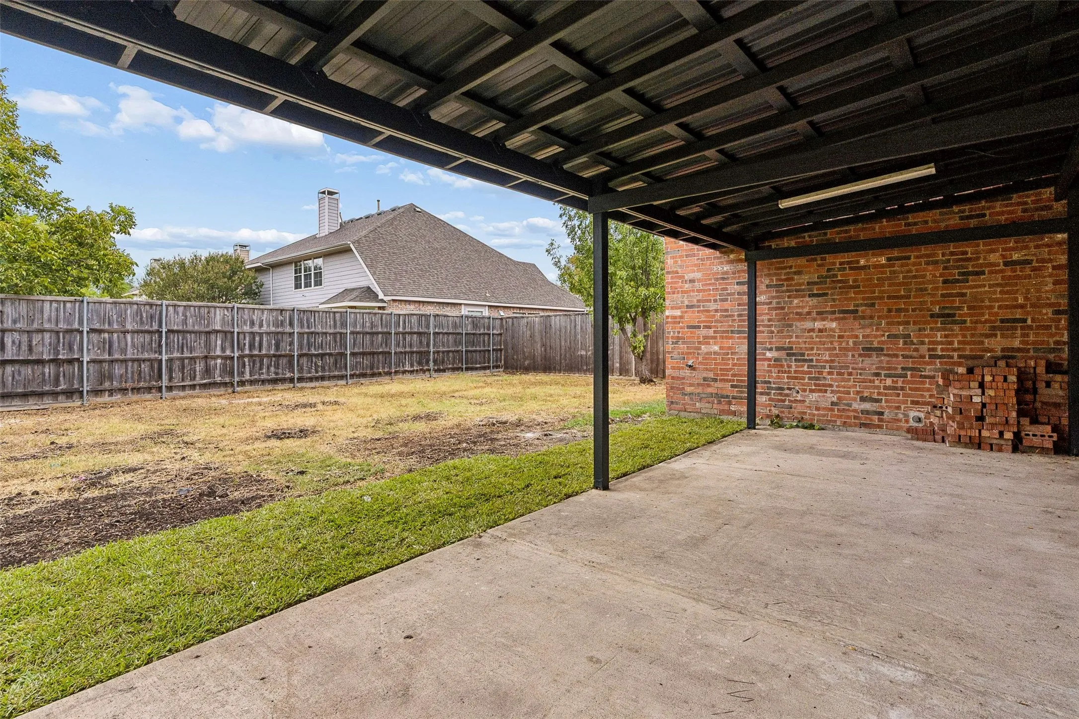 Single Family Residence For Sale in Dallas County , 633 Trail Lake Drive, Richardson, Texas 75081, 4 Bedroom, 2 Bathroom, 2 Garage spaces, 2,041 Sqft, built in 2001, mls#21378124, Real Estate Agent in Richardson, Homes For Sale in Dallas county, Homes For Sale in Richardson, Realtor in Richardson Texas, Real Estate Brokerage Independent Realty Texas, Luminita Cordes Realtor