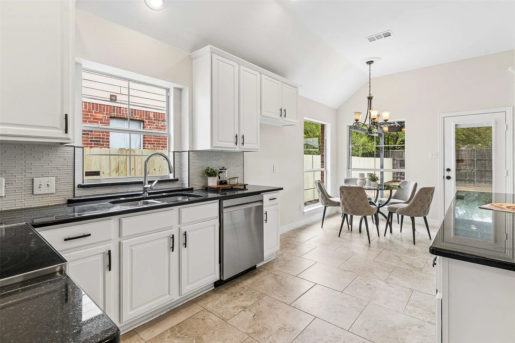 Single Family Residence For Sale in Dallas County , 633 Trail Lake Drive, Richardson, Texas 75081, 4 Bedroom, 2 Bathroom, 2 Garage spaces, 2,041 Sqft, built in 2001, mls#21378124, Real Estate Agent in Richardson, Homes For Sale in Dallas county, Homes For Sale in Richardson, Realtor in Richardson Texas, Real Estate Brokerage Independent Realty Texas, Luminita Cordes Realtor