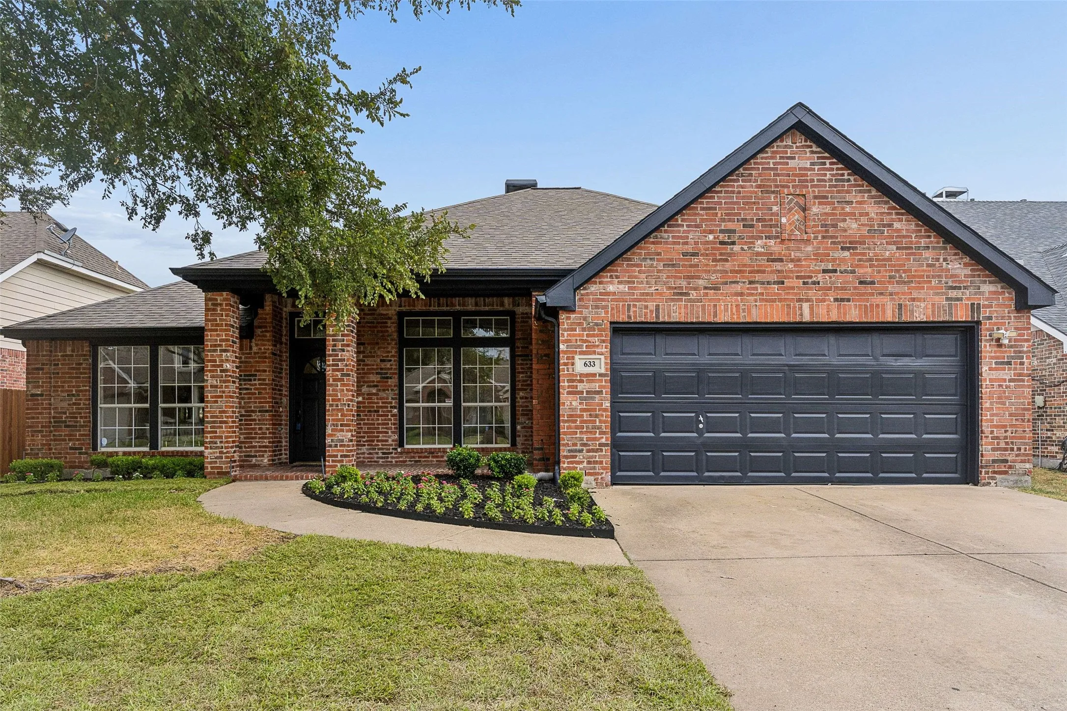 Single Family Residence For Sale in Dallas County , 633 Trail Lake Drive, Richardson, Texas 75081, 4 Bedroom, 2 Bathroom, 2 Garage spaces, 2,041 Sqft, built in 2001, mls#21378124, Real Estate Agent in Richardson, Homes For Sale in Dallas county, Homes For Sale in Richardson, Realtor in Richardson Texas, Real Estate Brokerage Independent Realty Texas, Luminita Cordes Realtor