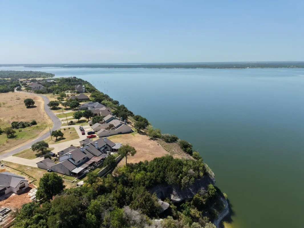 Condominium For Sale in Hill County , 19083 White Bluff Drive 106, Whitney, Texas 76692, 3 Bedroom, 3 Bathroom, 1 Garage spaces, 1,821 Sqft, built in 1997, mls#21377168, Real Estate Agent in Whitney, Homes For Sale in Hill county, Homes For Sale in Whitney, Realtor in Whitney Texas, Real Estate Brokerage Independent Realty Texas, Luminita Cordes Realtor