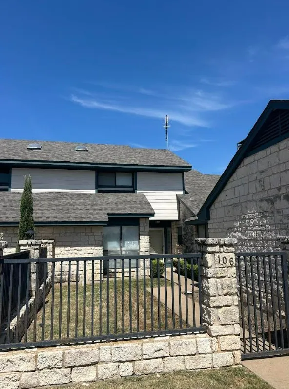 Condominium For Sale in Hill County , 19083 White Bluff Drive 106, Whitney, Texas 76692, 3 Bedroom, 3 Bathroom, 1 Garage spaces, 1,821 Sqft, built in 1997, mls#21377168, Real Estate Agent in Whitney, Homes For Sale in Hill county, Homes For Sale in Whitney, Realtor in Whitney Texas, Real Estate Brokerage Independent Realty Texas, Luminita Cordes Realtor