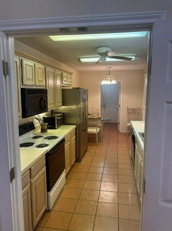 Condominium For Sale in Hill County , 19083 White Bluff Drive 106, Whitney, Texas 76692, 3 Bedroom, 3 Bathroom, 1 Garage spaces, 1,821 Sqft, built in 1997, mls#21377168, Real Estate Agent in Whitney, Homes For Sale in Hill county, Homes For Sale in Whitney, Realtor in Whitney Texas, Real Estate Brokerage Independent Realty Texas, Luminita Cordes Realtor