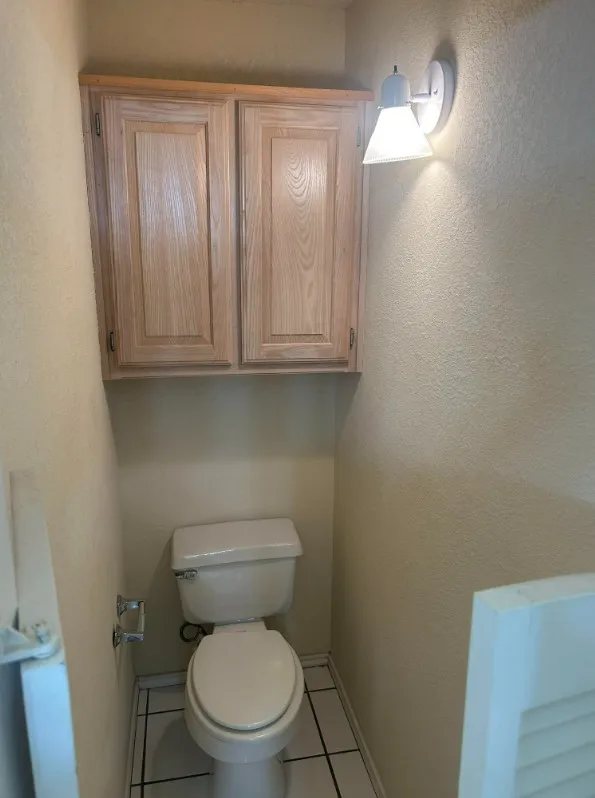 Condominium For Sale in Hill County , 19083 White Bluff Drive 106, Whitney, Texas 76692, 3 Bedroom, 3 Bathroom, 1 Garage spaces, 1,821 Sqft, built in 1997, mls#21377168, Real Estate Agent in Whitney, Homes For Sale in Hill county, Homes For Sale in Whitney, Realtor in Whitney Texas, Real Estate Brokerage Independent Realty Texas, Luminita Cordes Realtor