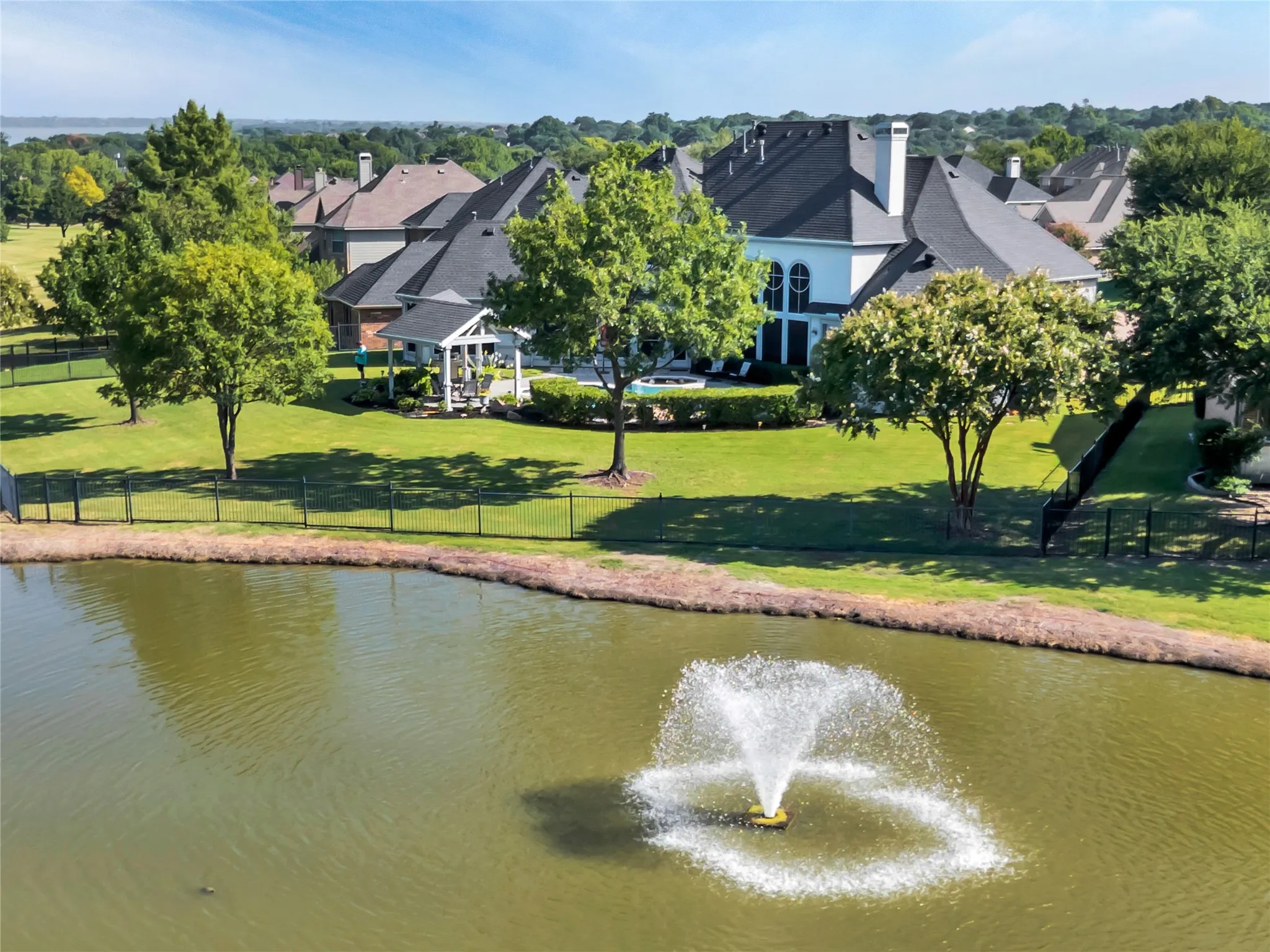 Single Family Residence For Sale in Rockwall County , 1340 Fairlakes Pointe Drive, Rockwall, Texas 75087, 4 Bedroom, 3 Bathroom, 2 Garage spaces, 3,062 Sqft, built in 1999, mls#21375639, Real Estate Agent in Rockwall, Homes For Sale in Rockwall county, Homes For Sale in Rockwall, Realtor in Rockwall Texas, Real Estate Brokerage Independent Realty Texas, Luminita Cordes Realtor