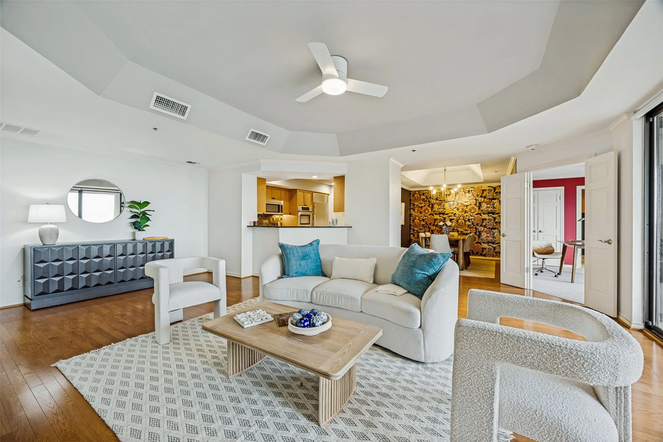 Condominium For Sale in Dallas County , 5909 Luther Lane 2104, Dallas, Texas 75225, 3 Bedroom, 3 Bathroom, 3 Garage spaces, 2,382 Sqft, built in 1983, mls#21378126, Real Estate Agent in Dallas, Homes For Sale in Dallas county, Homes For Sale in Dallas, Realtor in Dallas Texas, Real Estate Brokerage Independent Realty Texas, Luminita Cordes Realtor