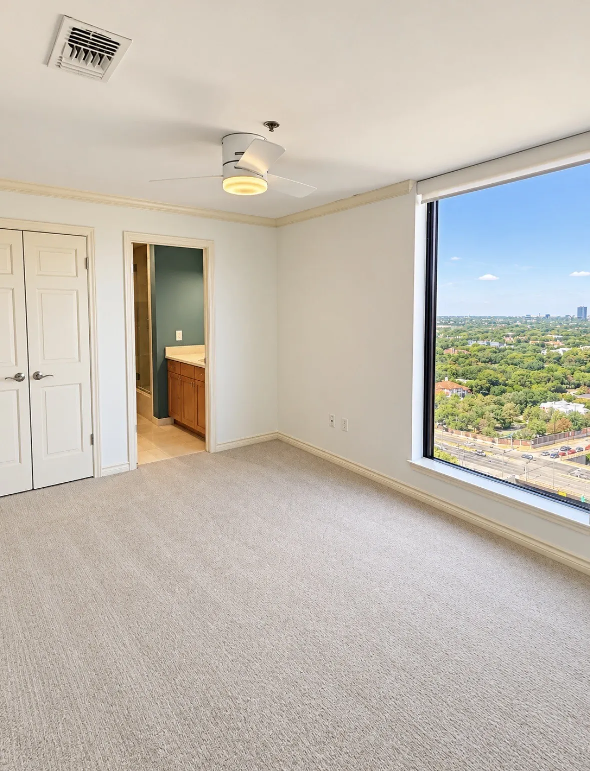 Condominium For Sale in Dallas County , 5909 Luther Lane 2104, Dallas, Texas 75225, 3 Bedroom, 3 Bathroom, 3 Garage spaces, 2,382 Sqft, built in 1983, mls#21378126, Real Estate Agent in Dallas, Homes For Sale in Dallas county, Homes For Sale in Dallas, Realtor in Dallas Texas, Real Estate Brokerage Independent Realty Texas, Luminita Cordes Realtor