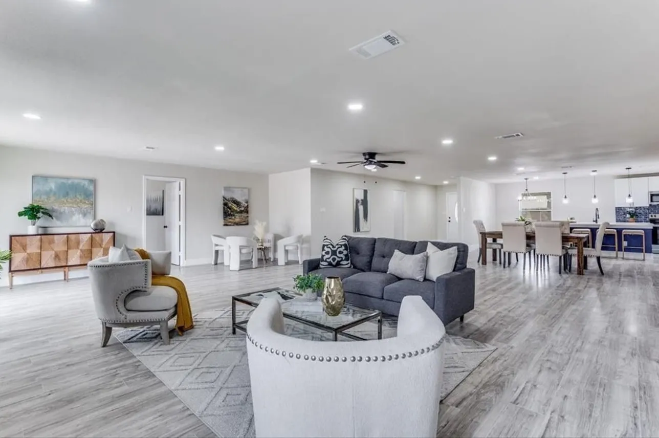 Single Family Residence For Rent in Dallas County , 7901 Esquire Lane, Rowlett, Texas 75089, 4 Bedroom, 4 Bathroom, 2 Garage spaces, 2,864 Sqft, built in 1972, mls#21375724, Real Estate Agent in Rowlett, Homes For Rent in Dallas county, Homes For Rent in Rowlett, Realtor in Rowlett Texas, Real Estate Brokerage Independent Realty Texas, Luminita Cordes Realtor