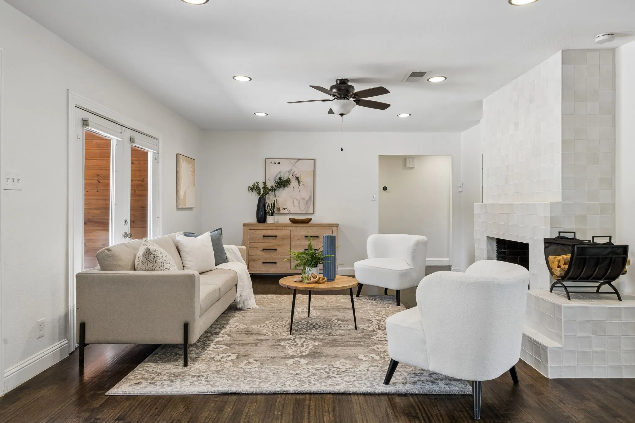 Single Family Residence For Sale in Dallas County , 2329 Springhill Drive, Dallas, Texas 75228, 3 Bedroom, 2 Bathroom, 2 Garage spaces, 1,752 Sqft, built in 1960, mls#21377927, Real Estate Agent in Dallas, Homes For Sale in Dallas county, Homes For Sale in Dallas, Realtor in Dallas Texas, Real Estate Brokerage Independent Realty Texas, Luminita Cordes Realtor