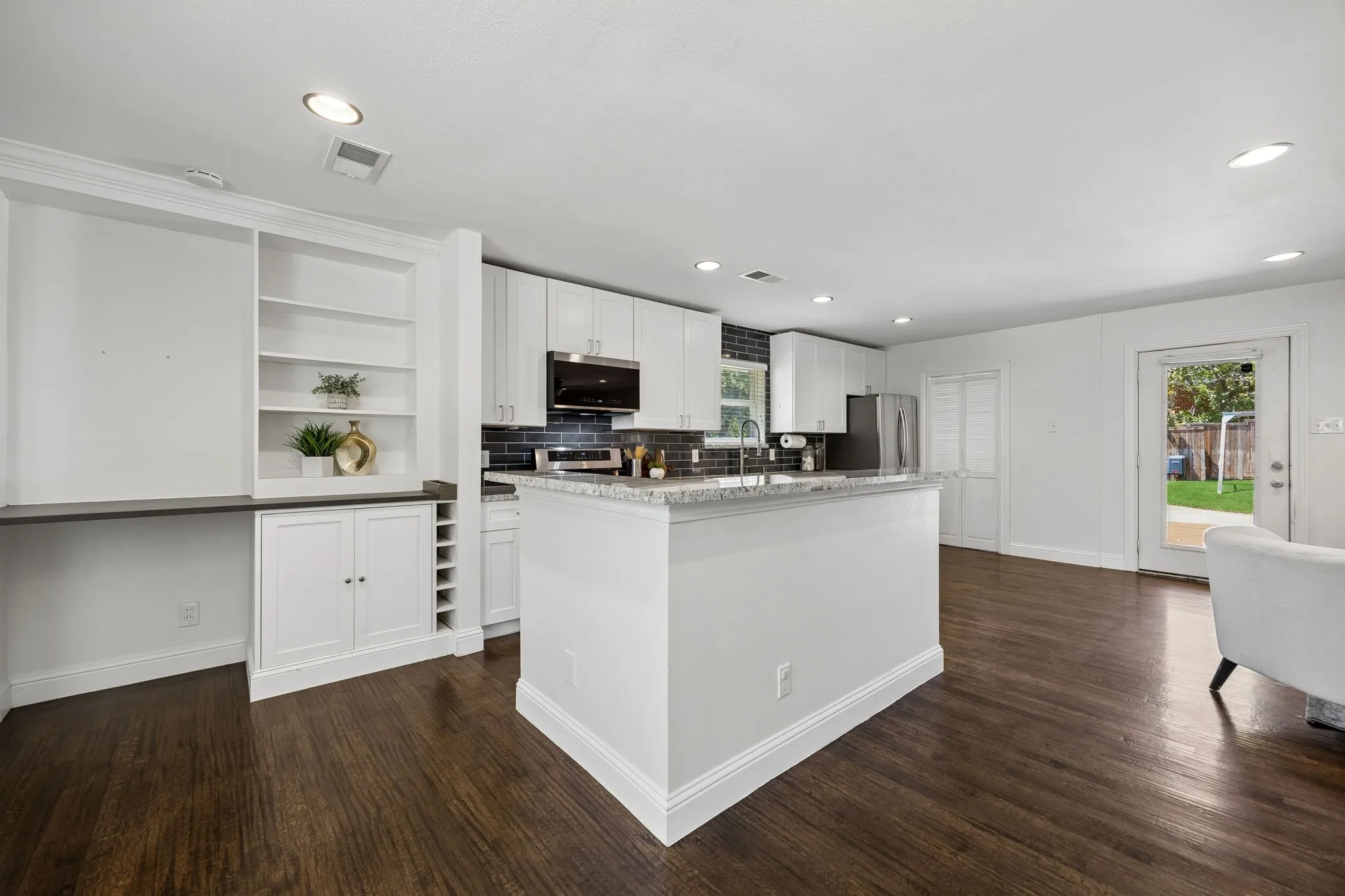 Single Family Residence For Sale in Dallas County , 2329 Springhill Drive, Dallas, Texas 75228, 3 Bedroom, 2 Bathroom, 2 Garage spaces, 1,752 Sqft, built in 1960, mls#21377927, Real Estate Agent in Dallas, Homes For Sale in Dallas county, Homes For Sale in Dallas, Realtor in Dallas Texas, Real Estate Brokerage Independent Realty Texas, Luminita Cordes Realtor