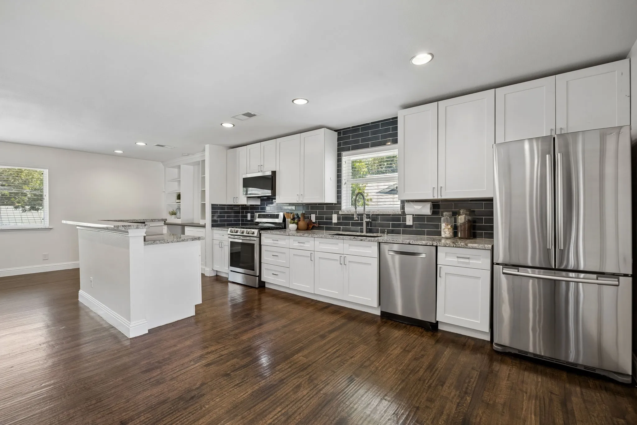 Single Family Residence For Sale in Dallas County , 2329 Springhill Drive, Dallas, Texas 75228, 3 Bedroom, 2 Bathroom, 2 Garage spaces, 1,752 Sqft, built in 1960, mls#21377927, Real Estate Agent in Dallas, Homes For Sale in Dallas county, Homes For Sale in Dallas, Realtor in Dallas Texas, Real Estate Brokerage Independent Realty Texas, Luminita Cordes Realtor